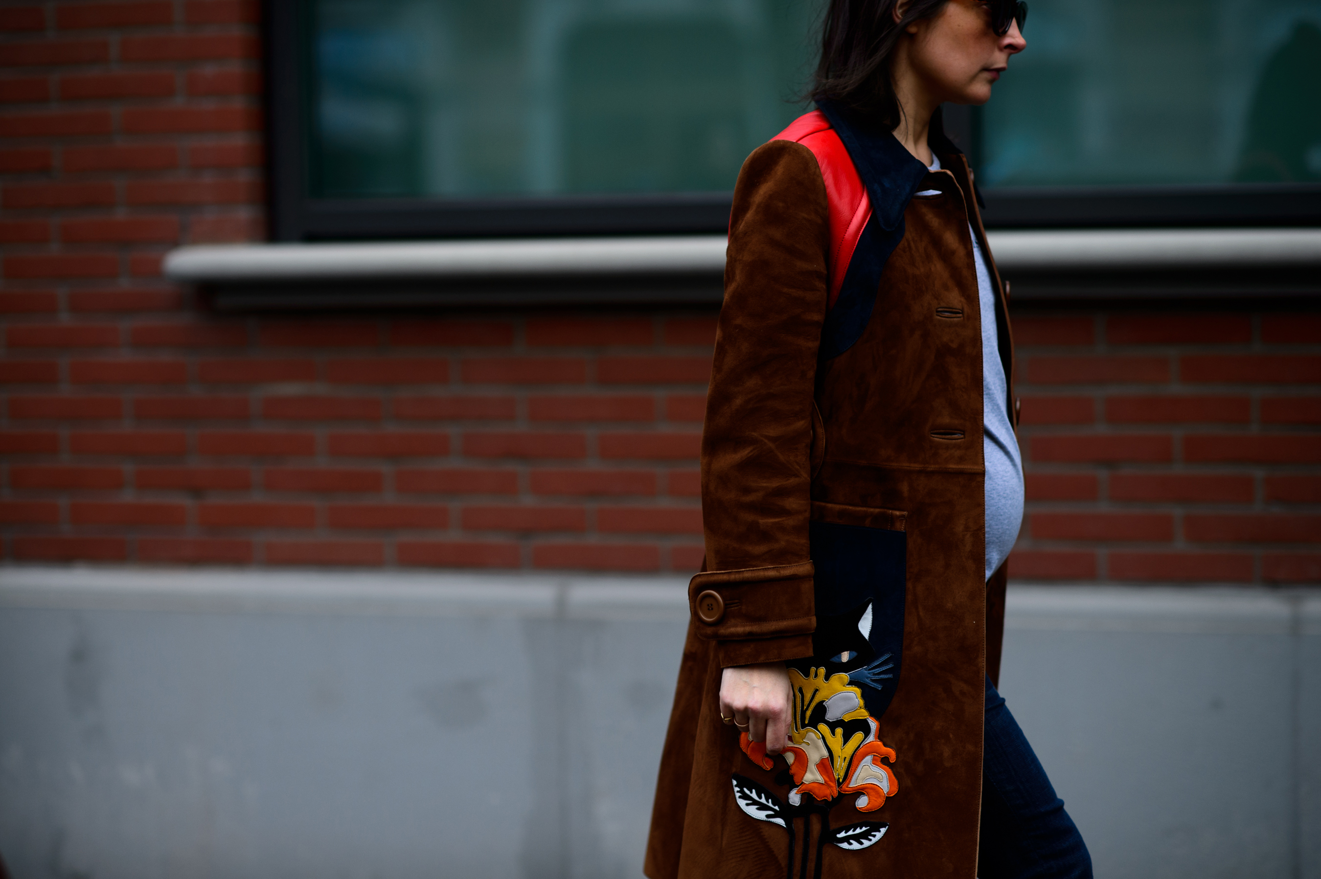 Pregnant woman before Fendi