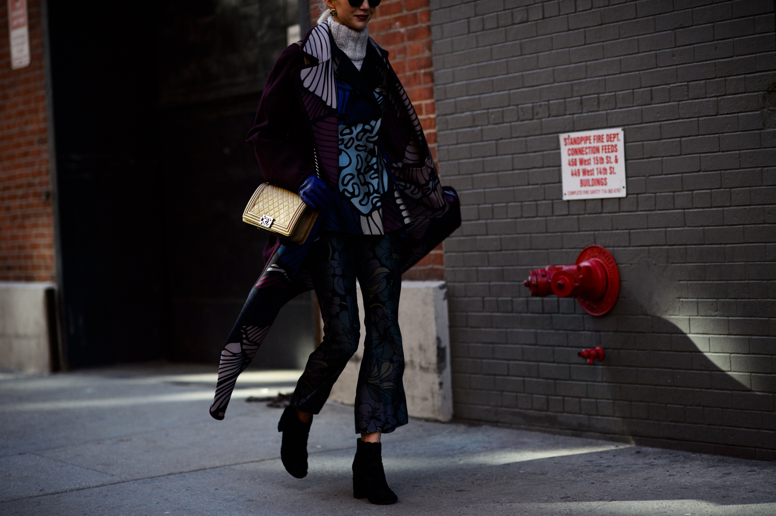 Blogger wearing print look