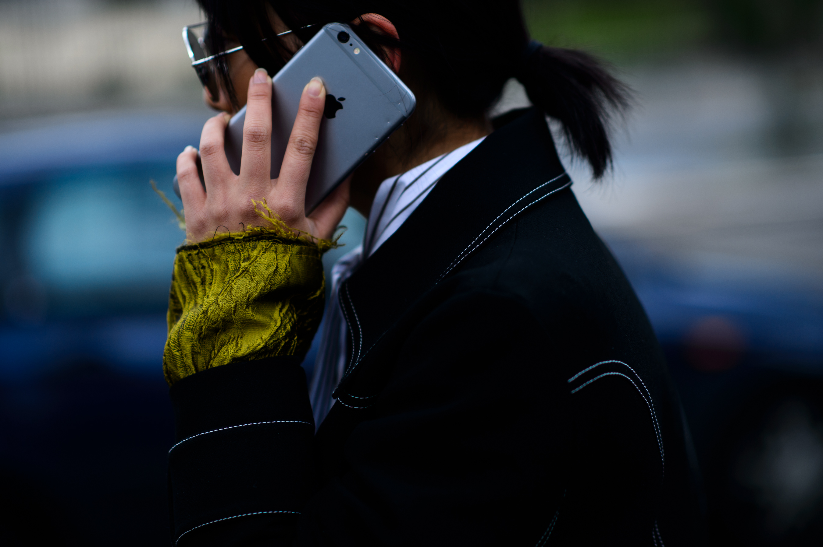 Close up of Australian blogger on phone