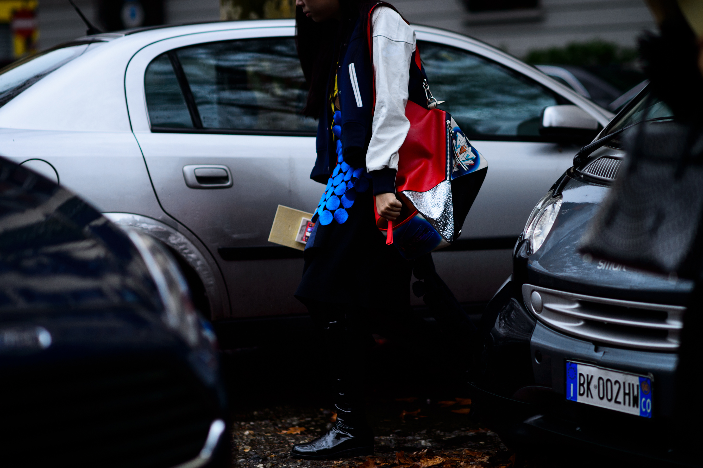 British fashion journalist with puzzle bag