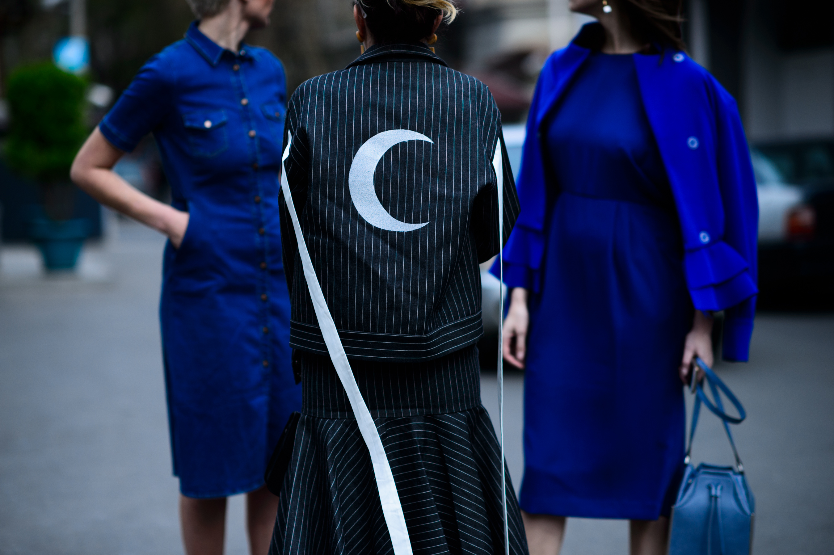 Three Georgian women after the show