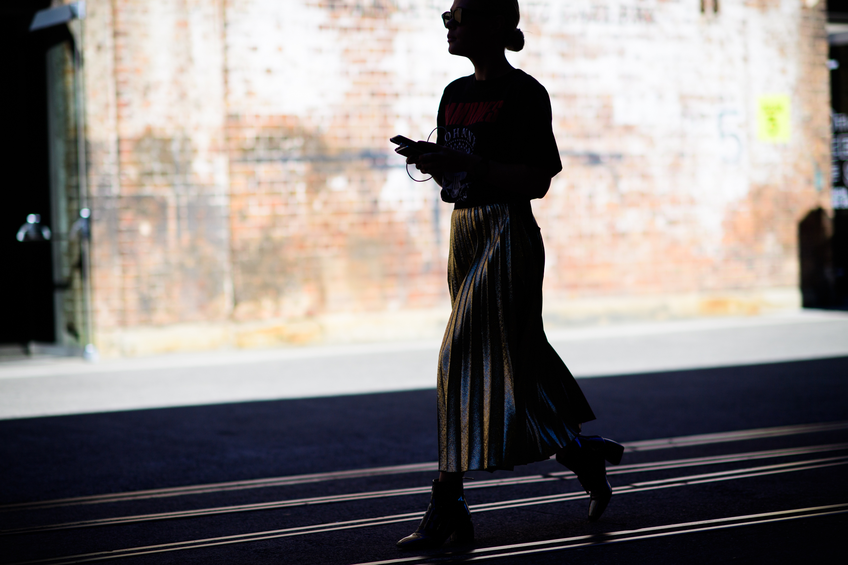 Kiwi blogger wearing golden skirt