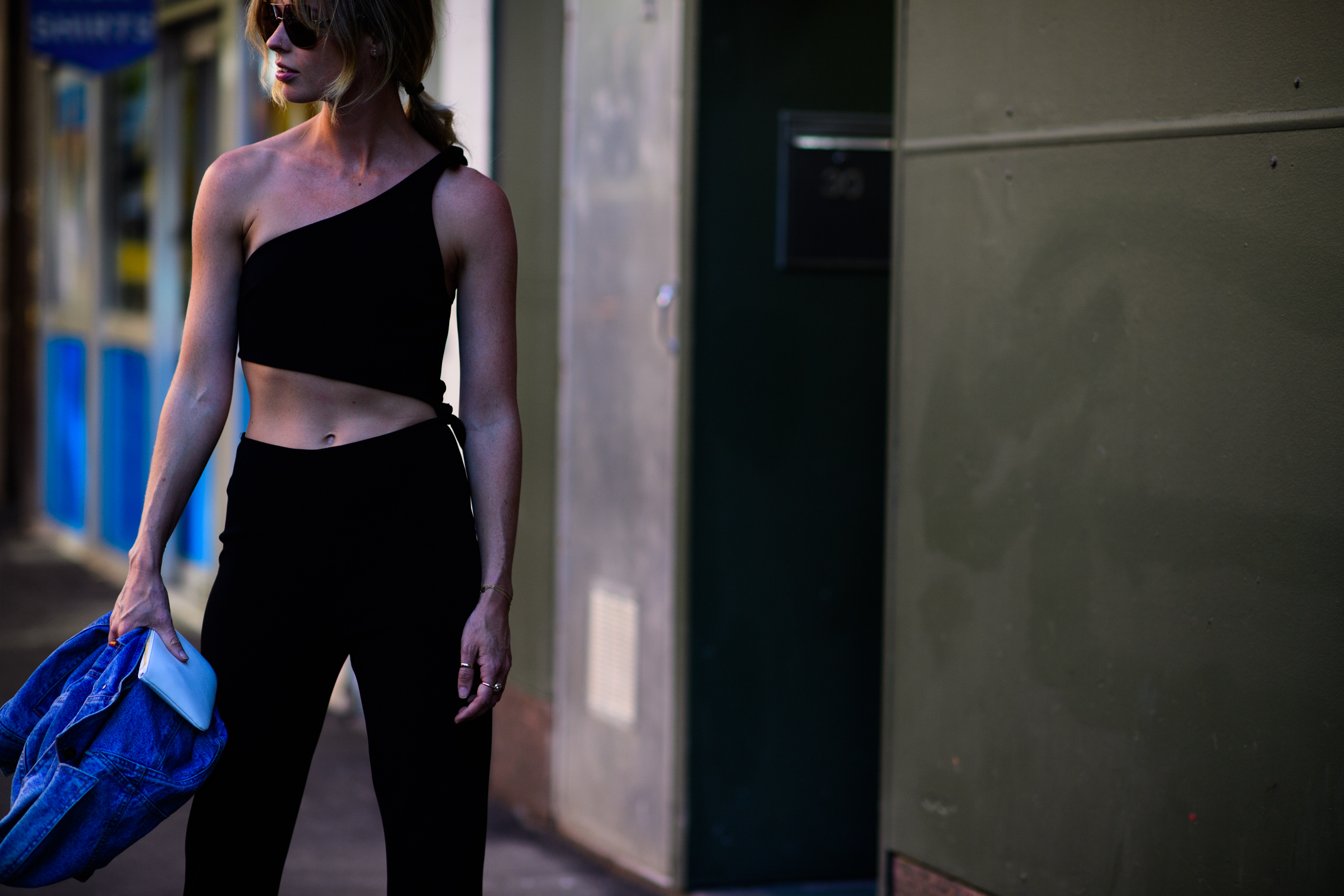 Kiwi blogger wearing black top