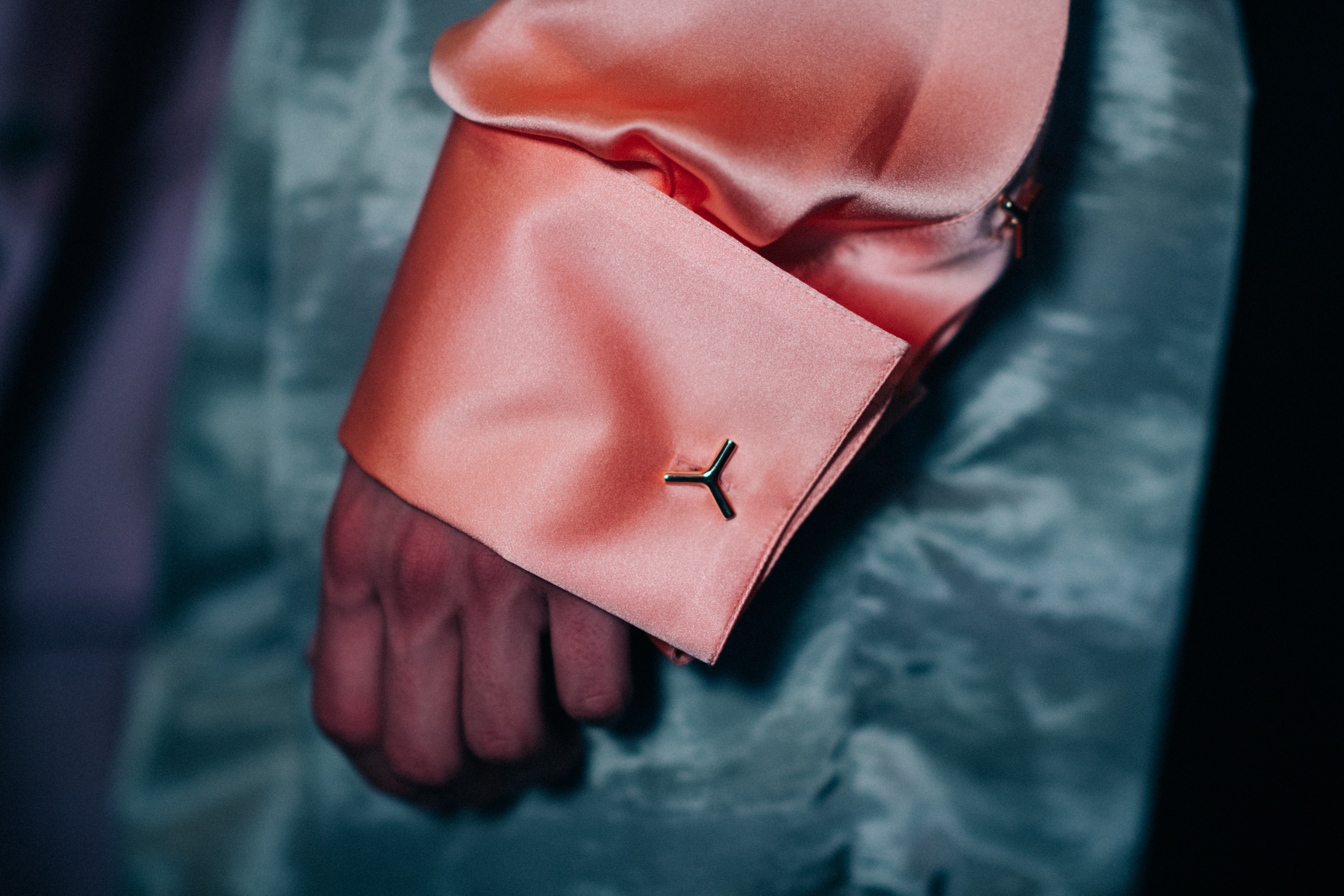 A details of a peachy shirt