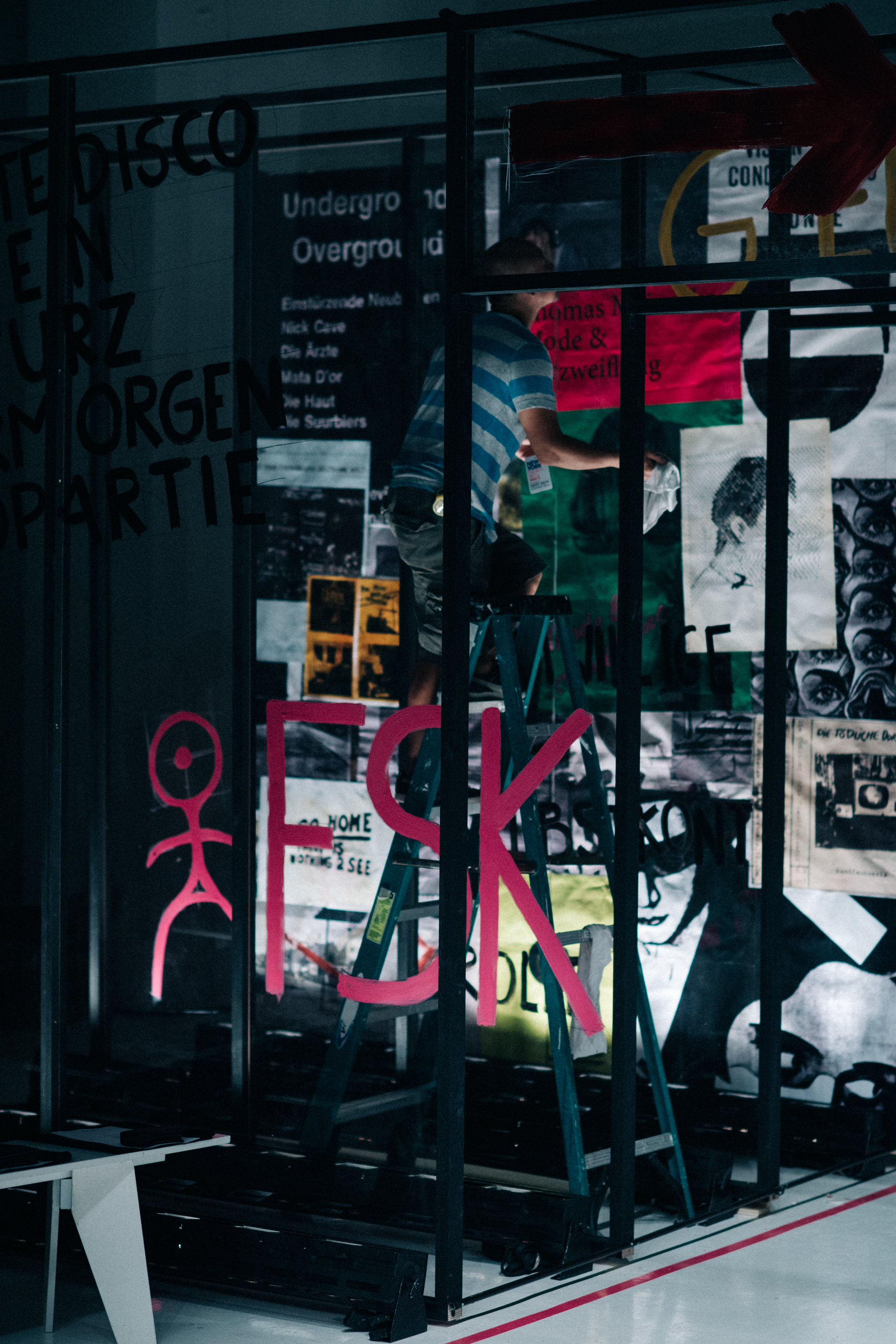 Fashion show grunge set design