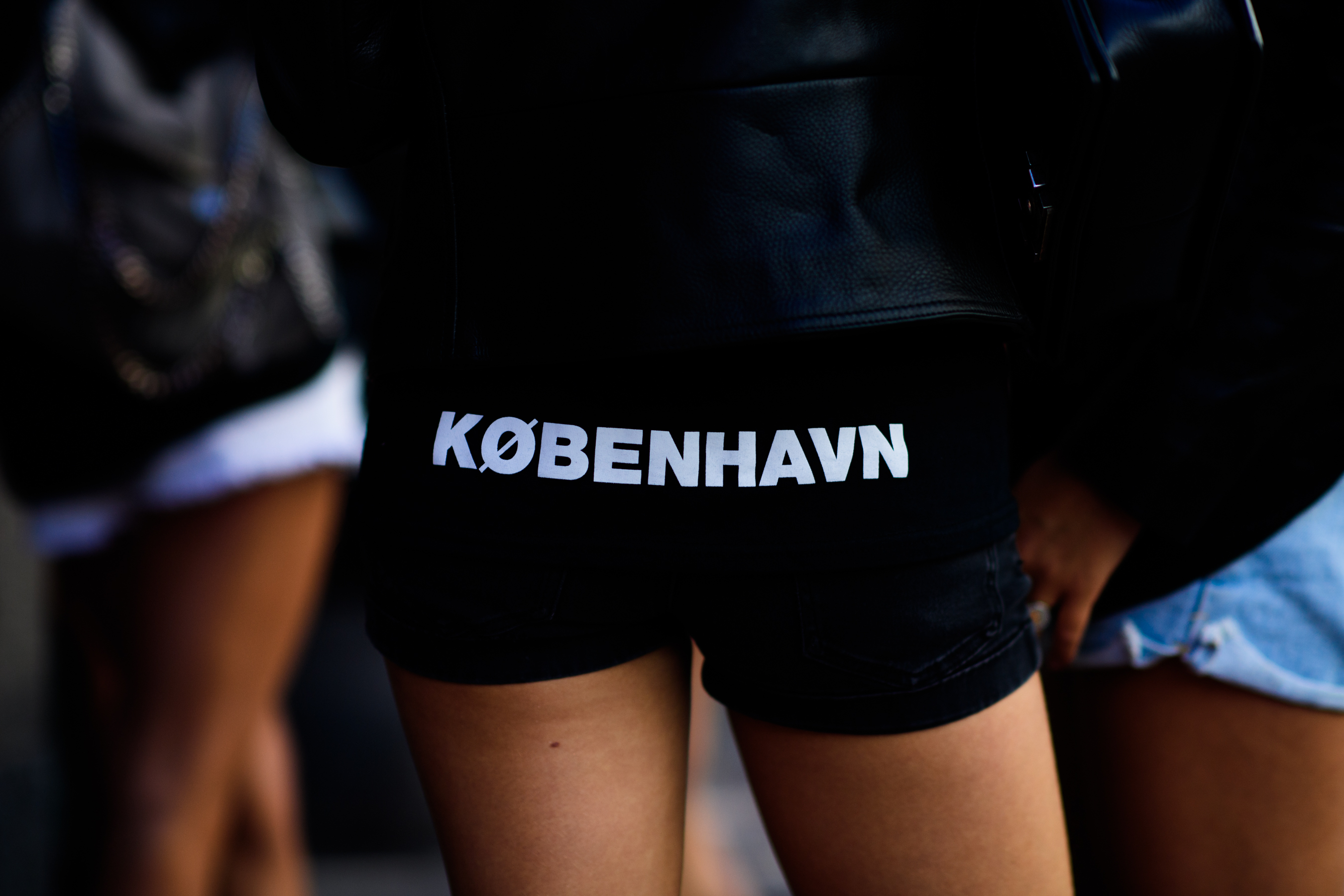 Girl wearing black København t-shirt