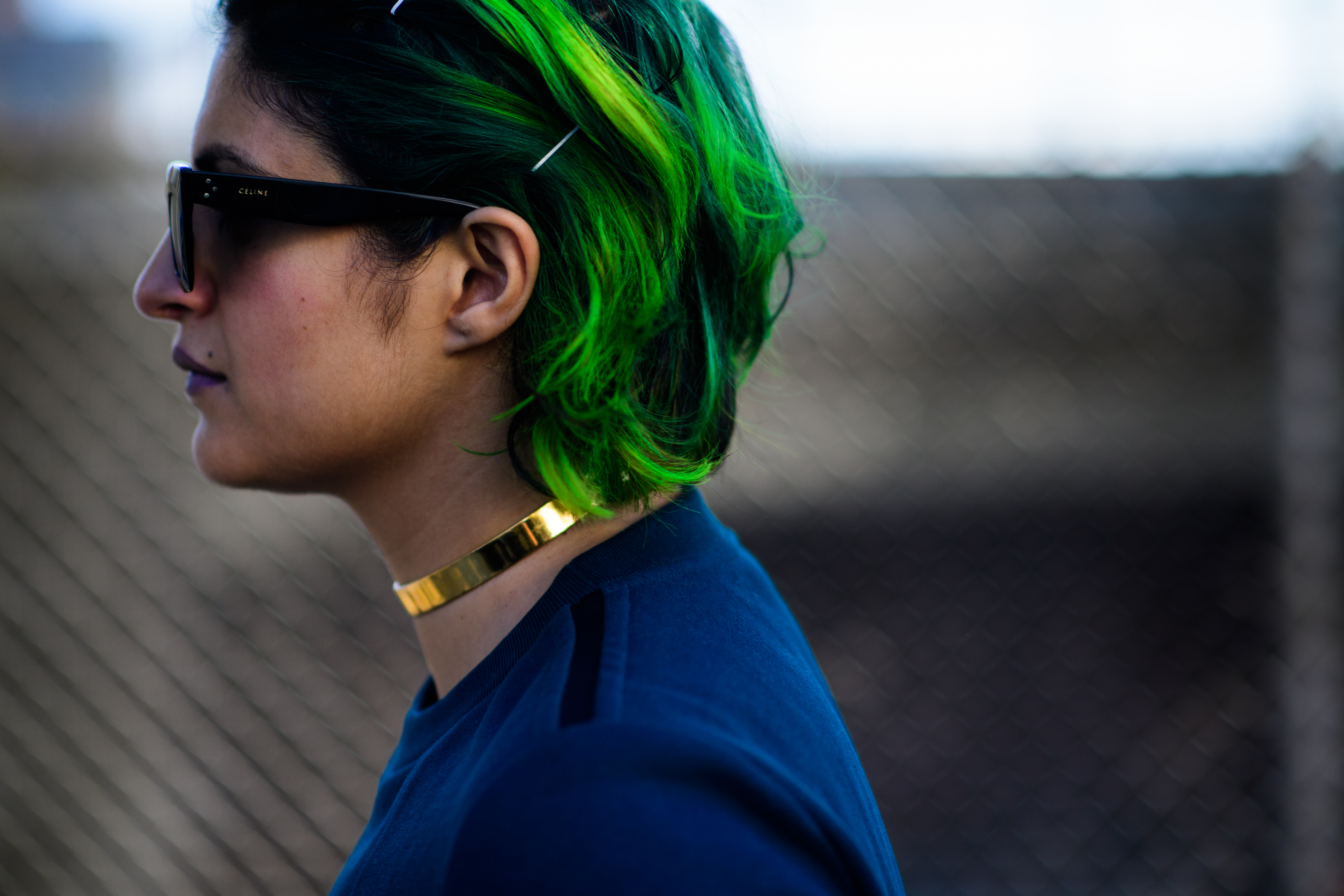 Editor with green hair