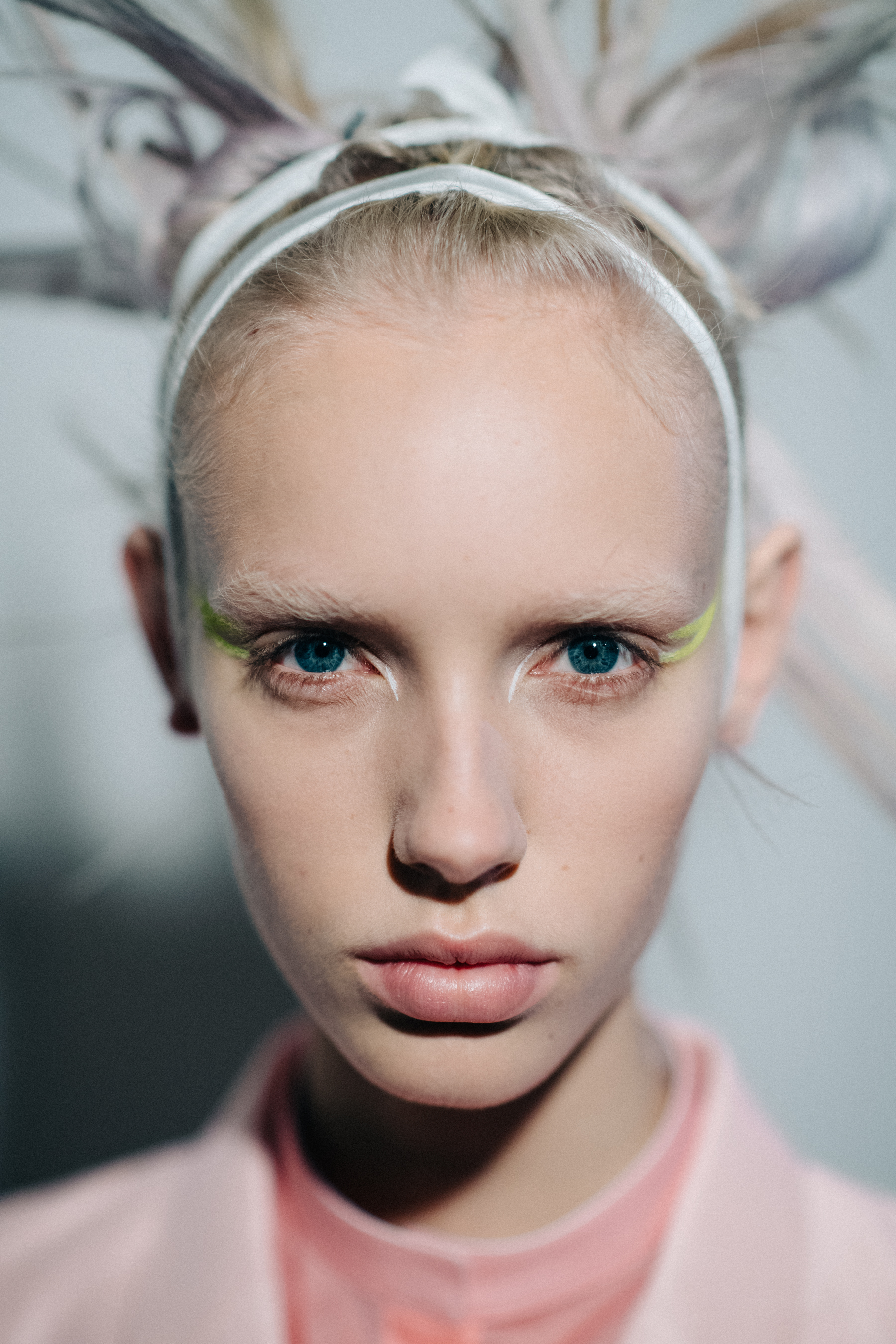 Model Jess Bolemendaal with crazy hair