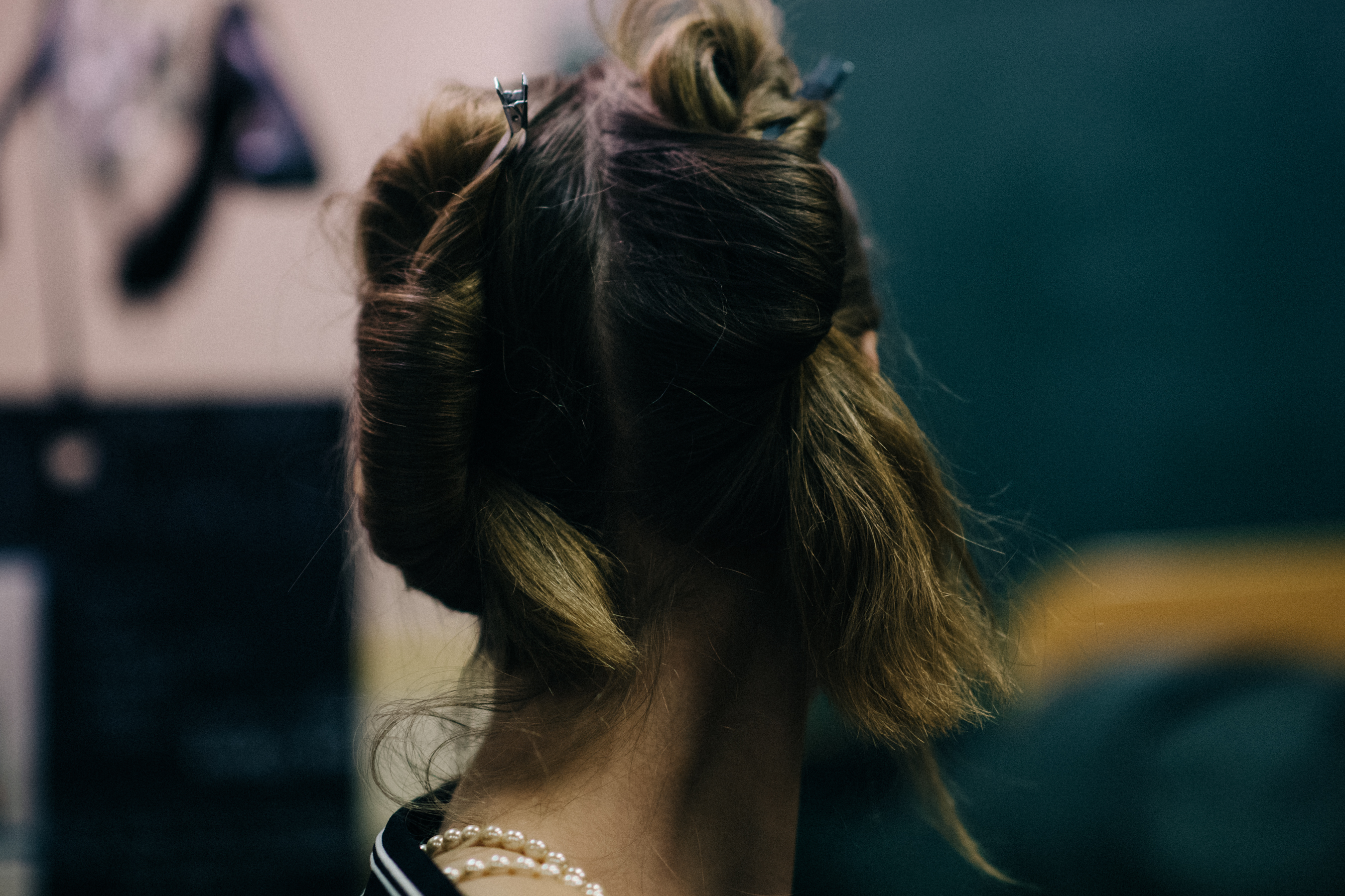 Model preparing hair style