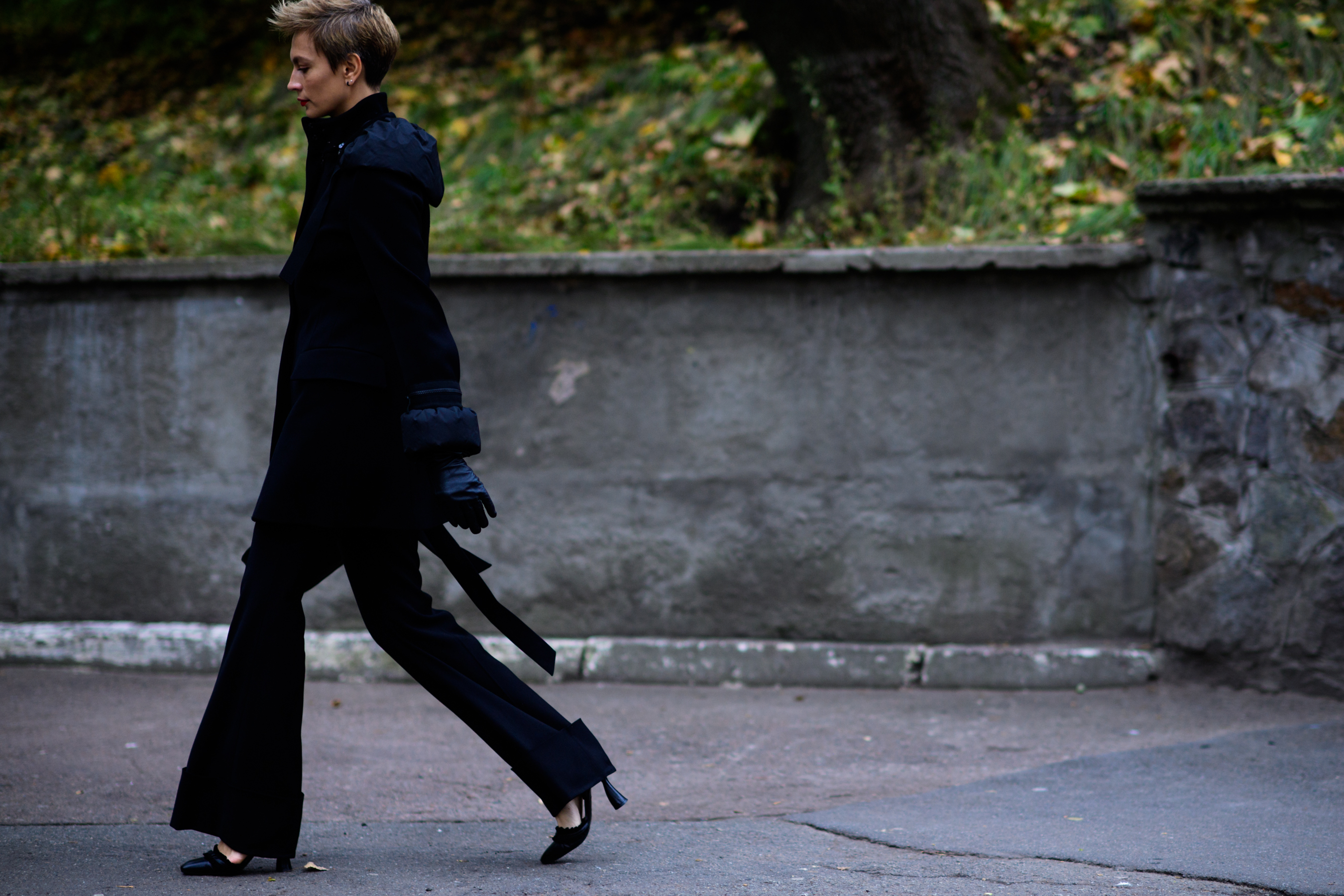 Ukrainian editor wearing black outfit