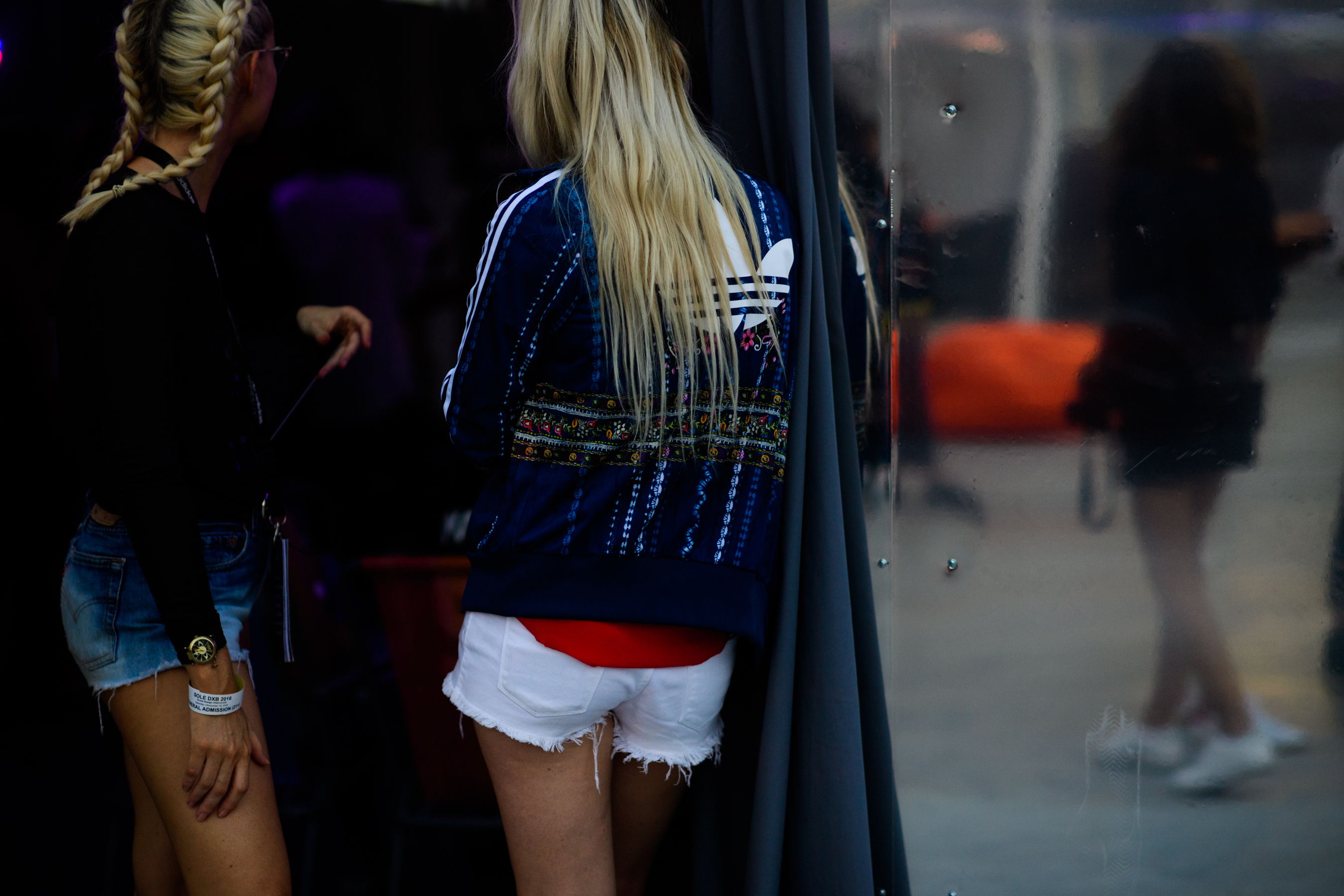 2 girls with wearin short