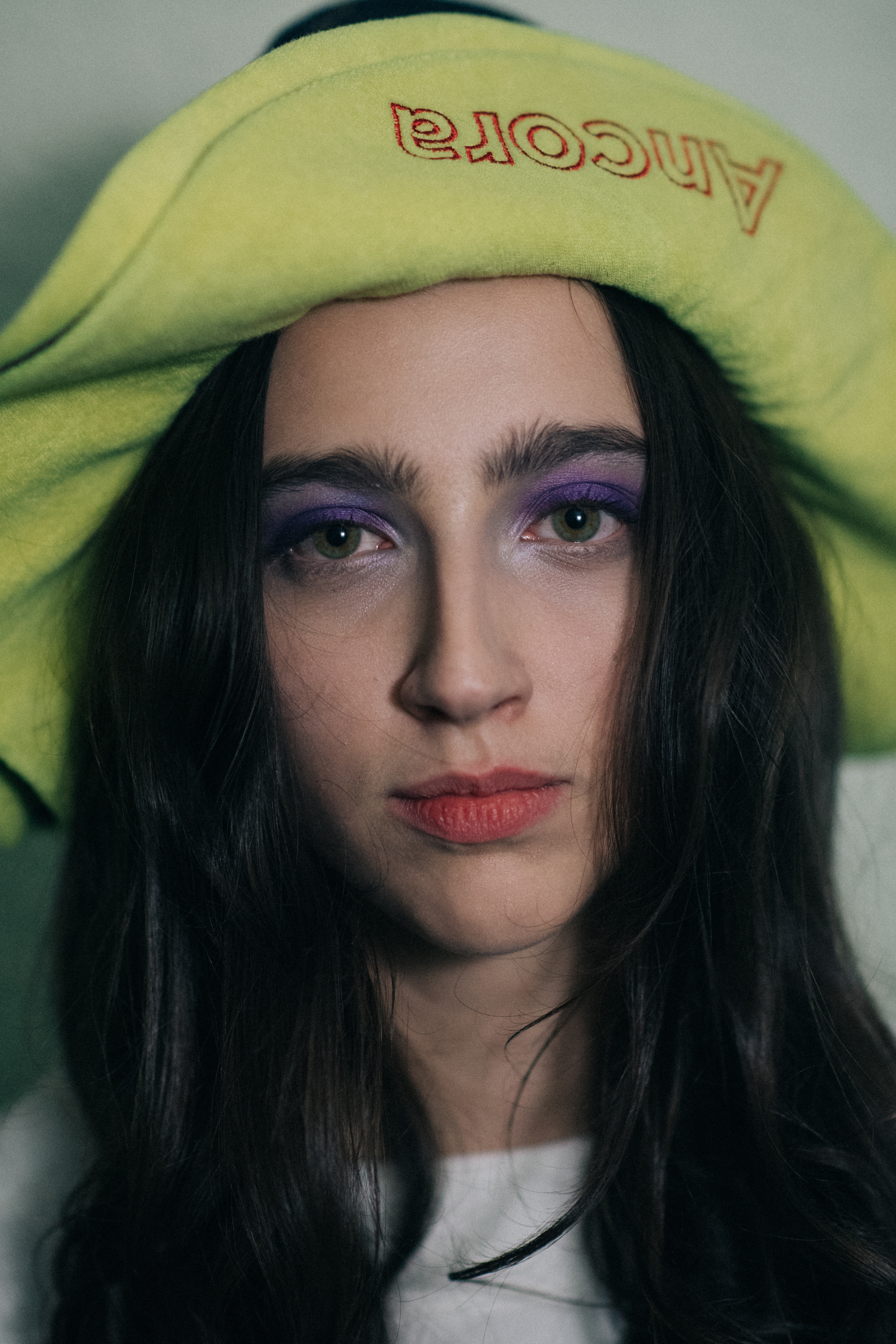 Portrait of model with big hat