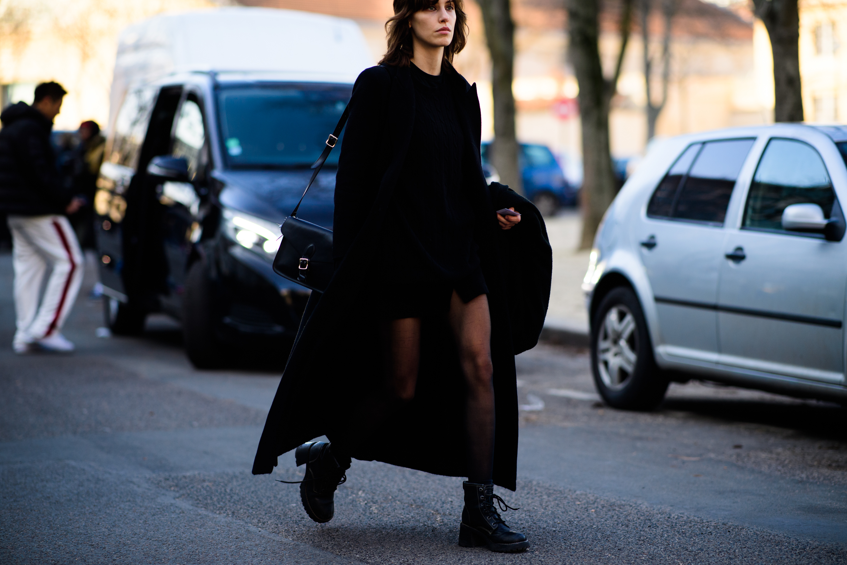 Woman wearing black clothes