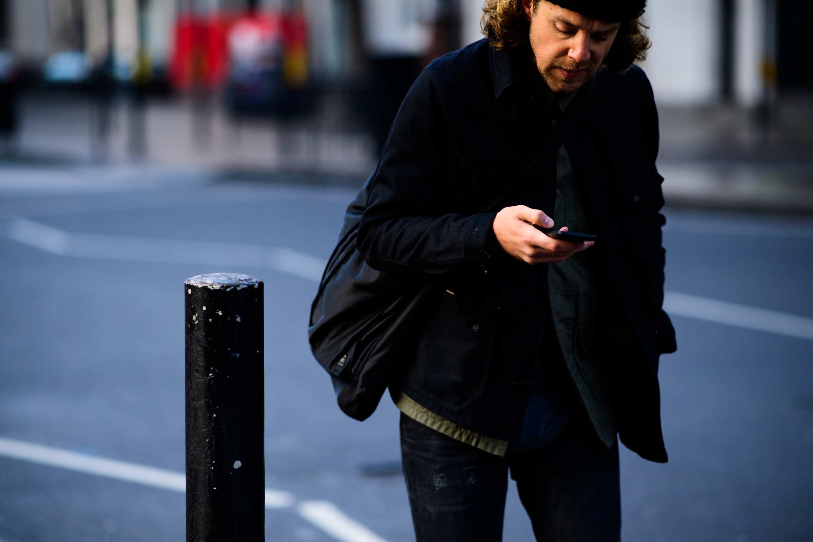 Mature man with hat and long hair