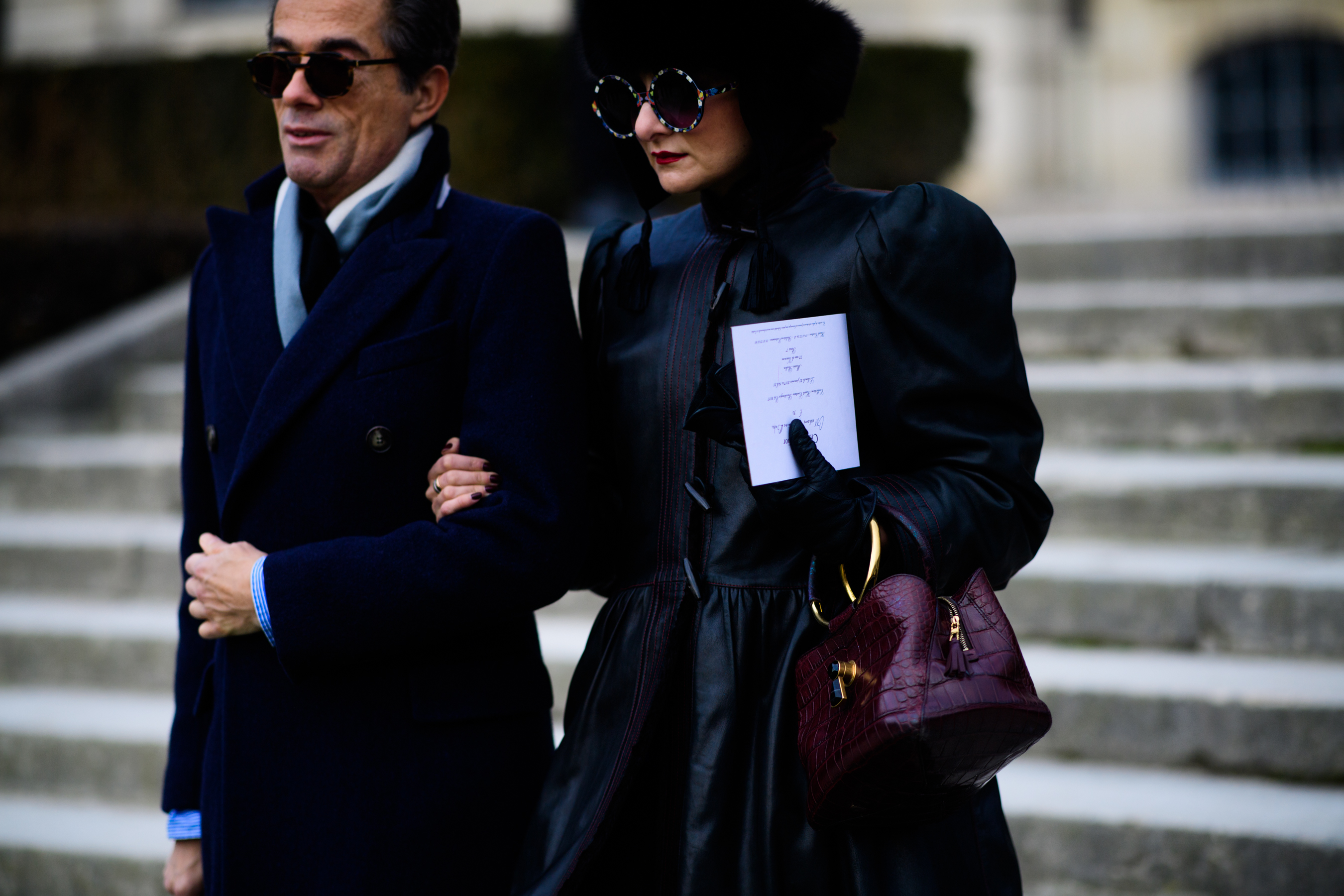 Woman with big sunglasses