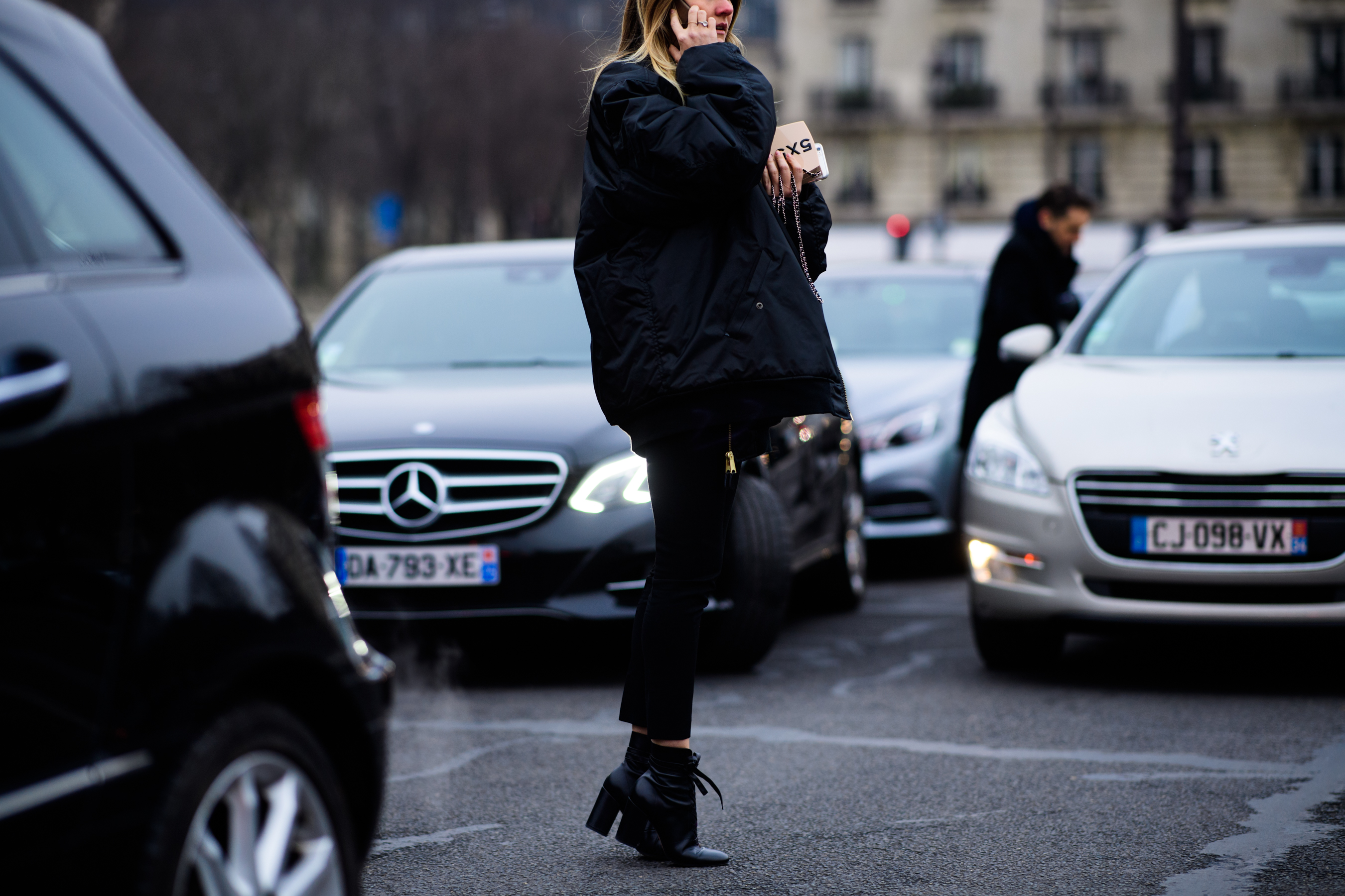 Woman wearing black clothes