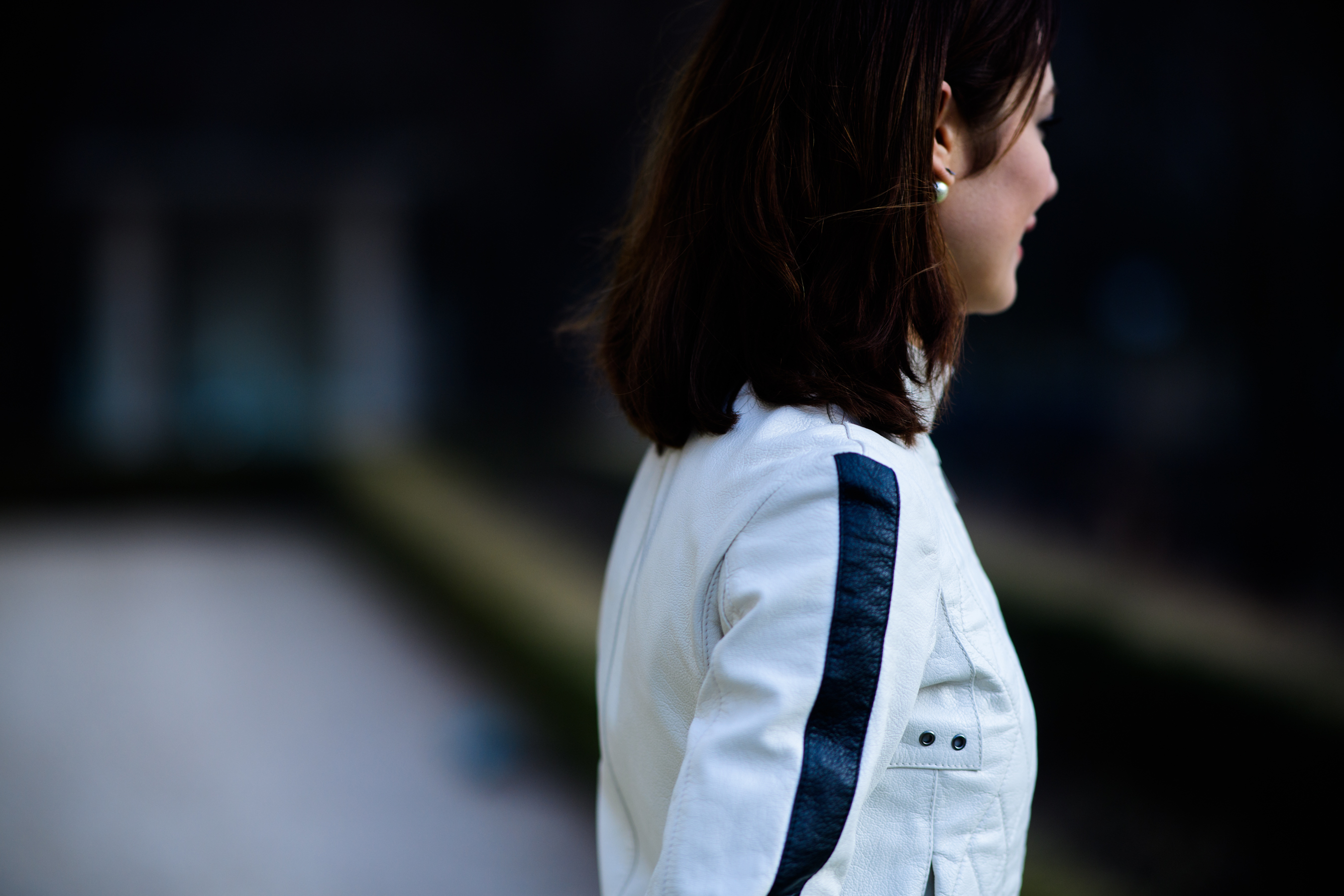 Woman wearing white clothes
