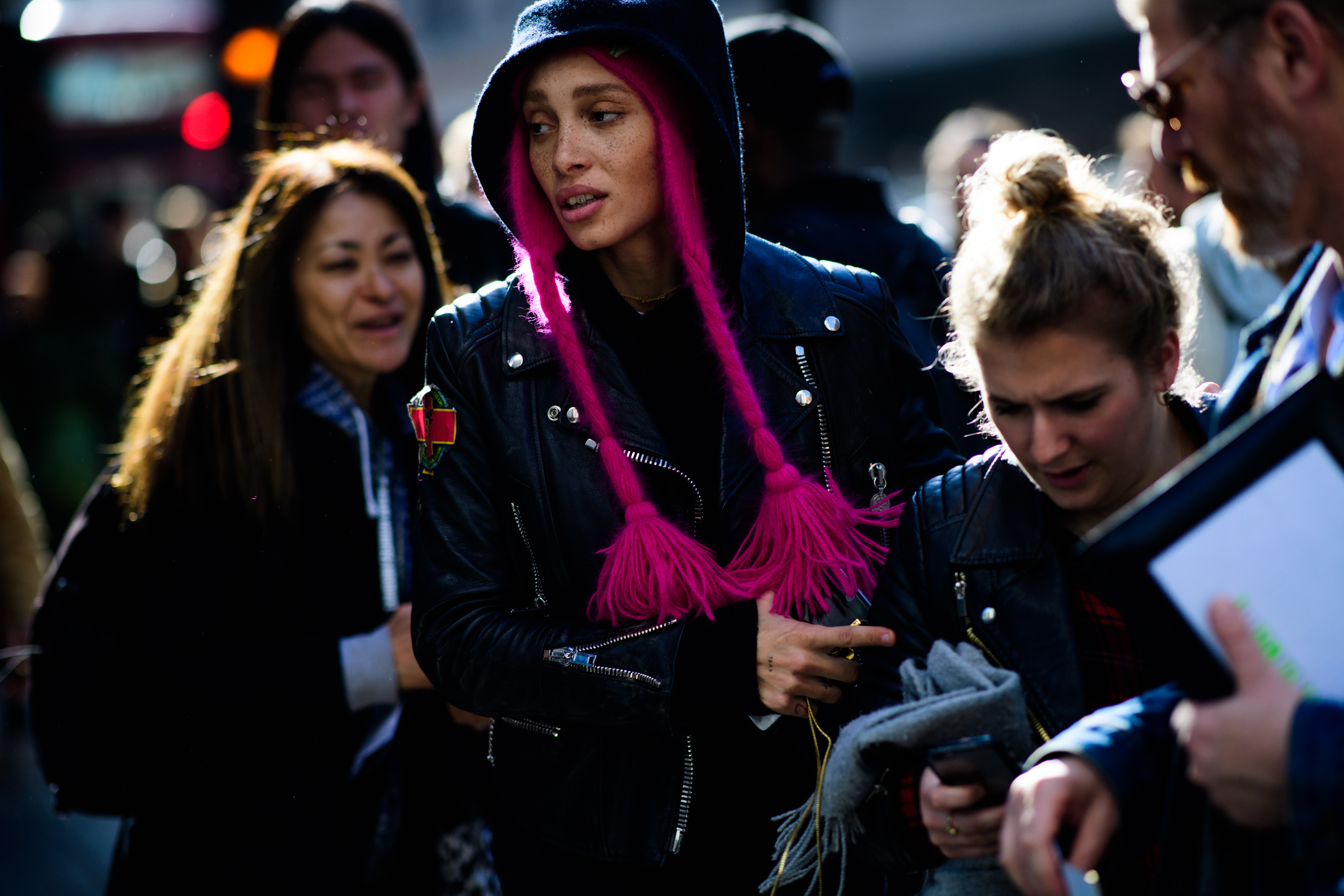 British model waring pink hat