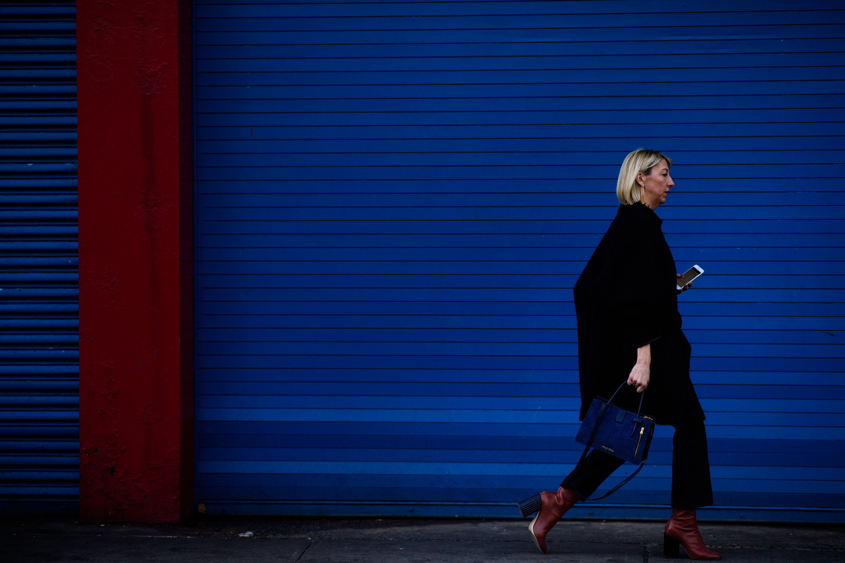 Woman wearing black clothes