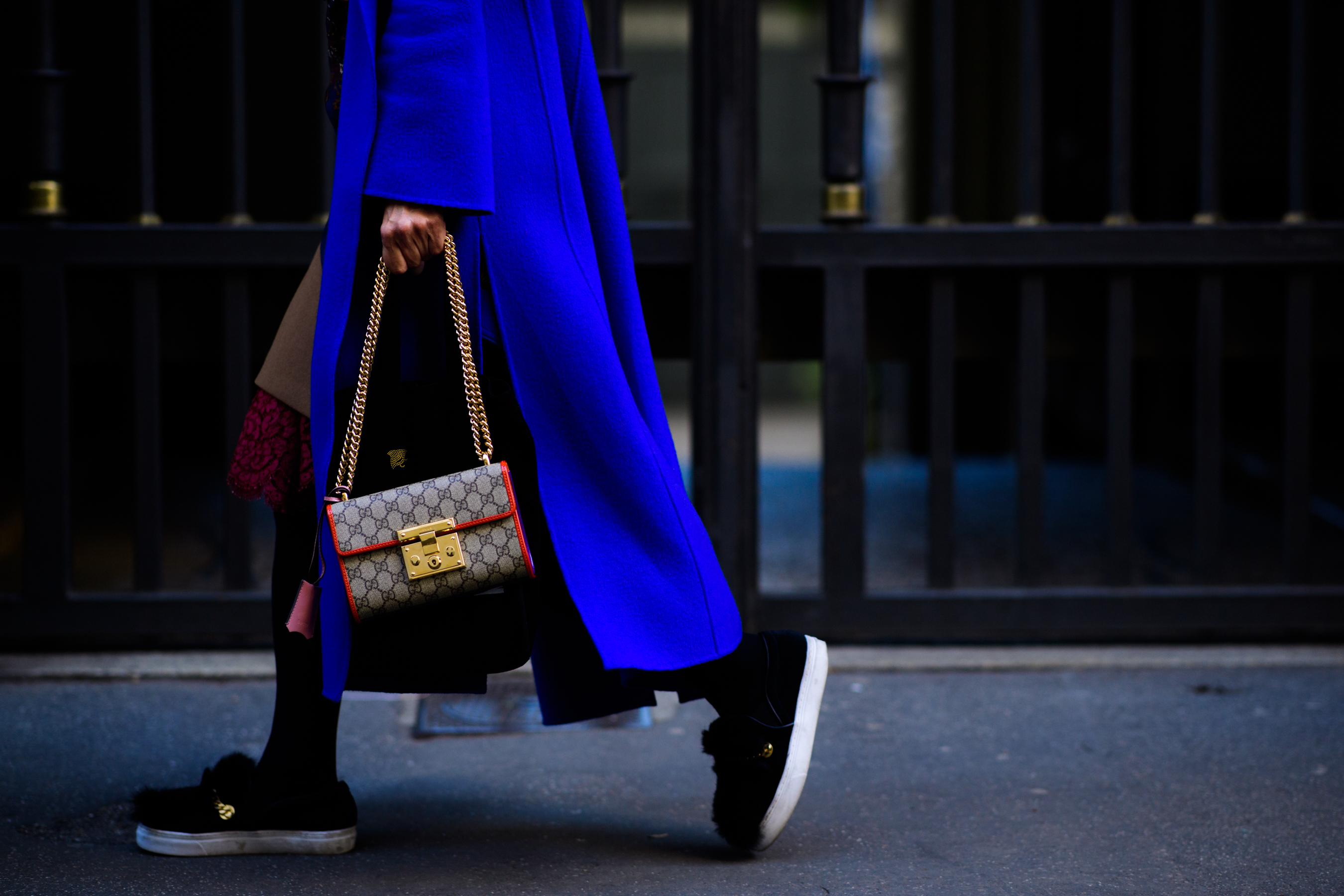 Woman wearing Gucci bag
