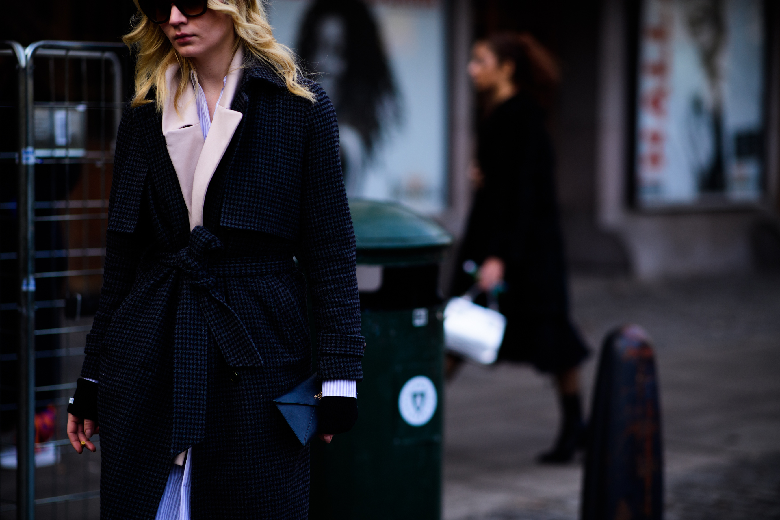 Woman wearing black clothes