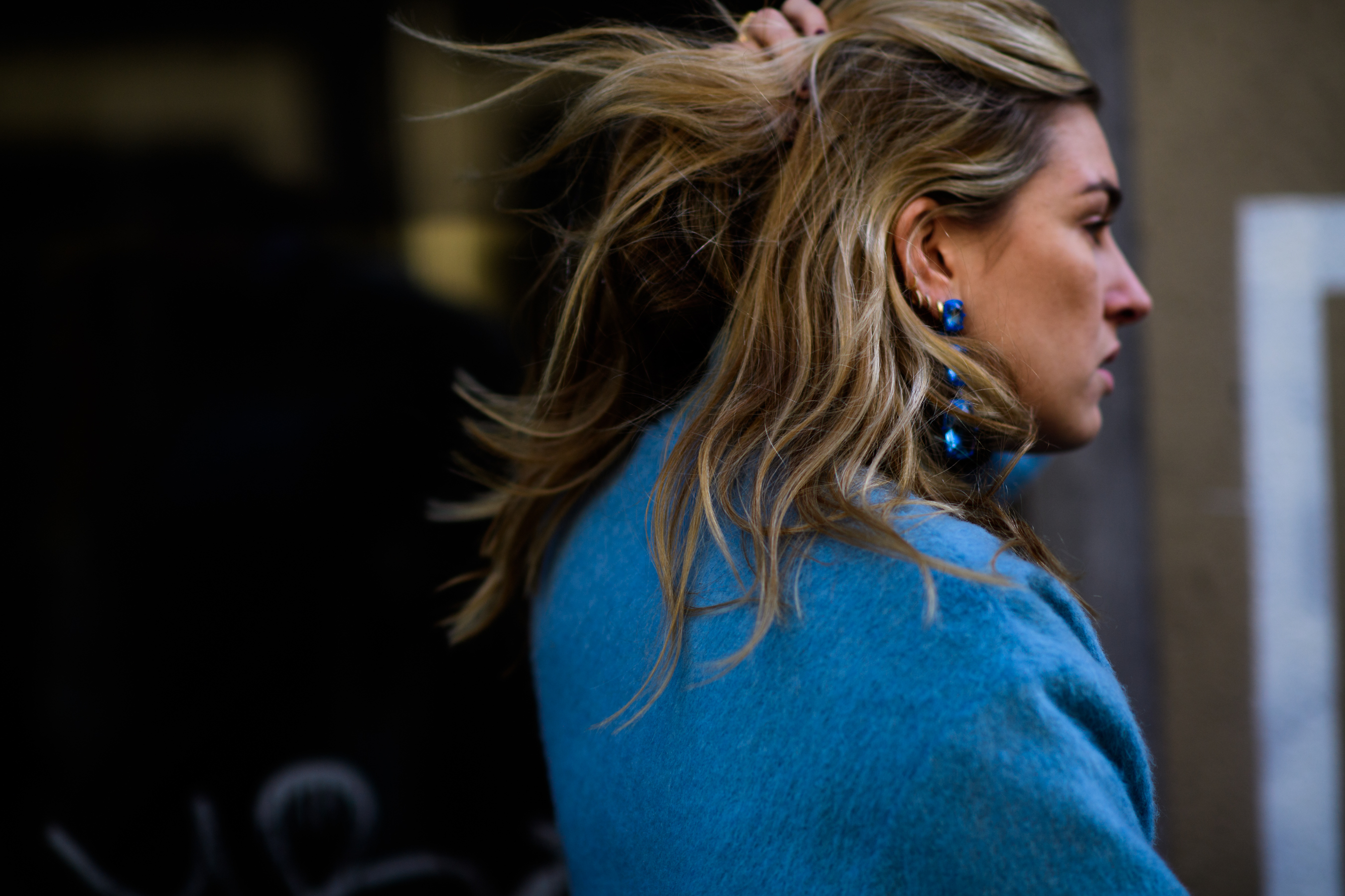 French blogger wearing blue earrings