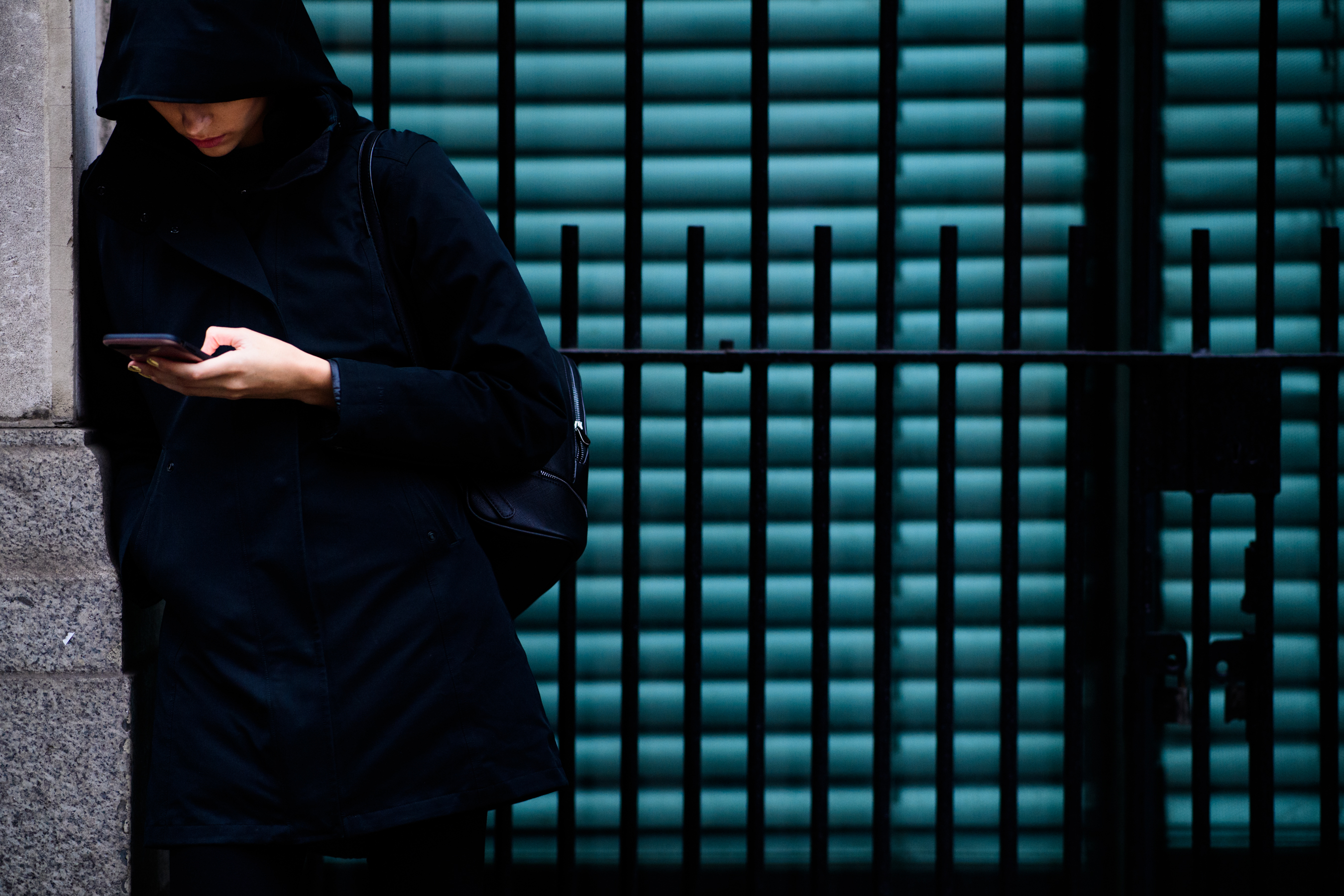 Model wearing black clothes