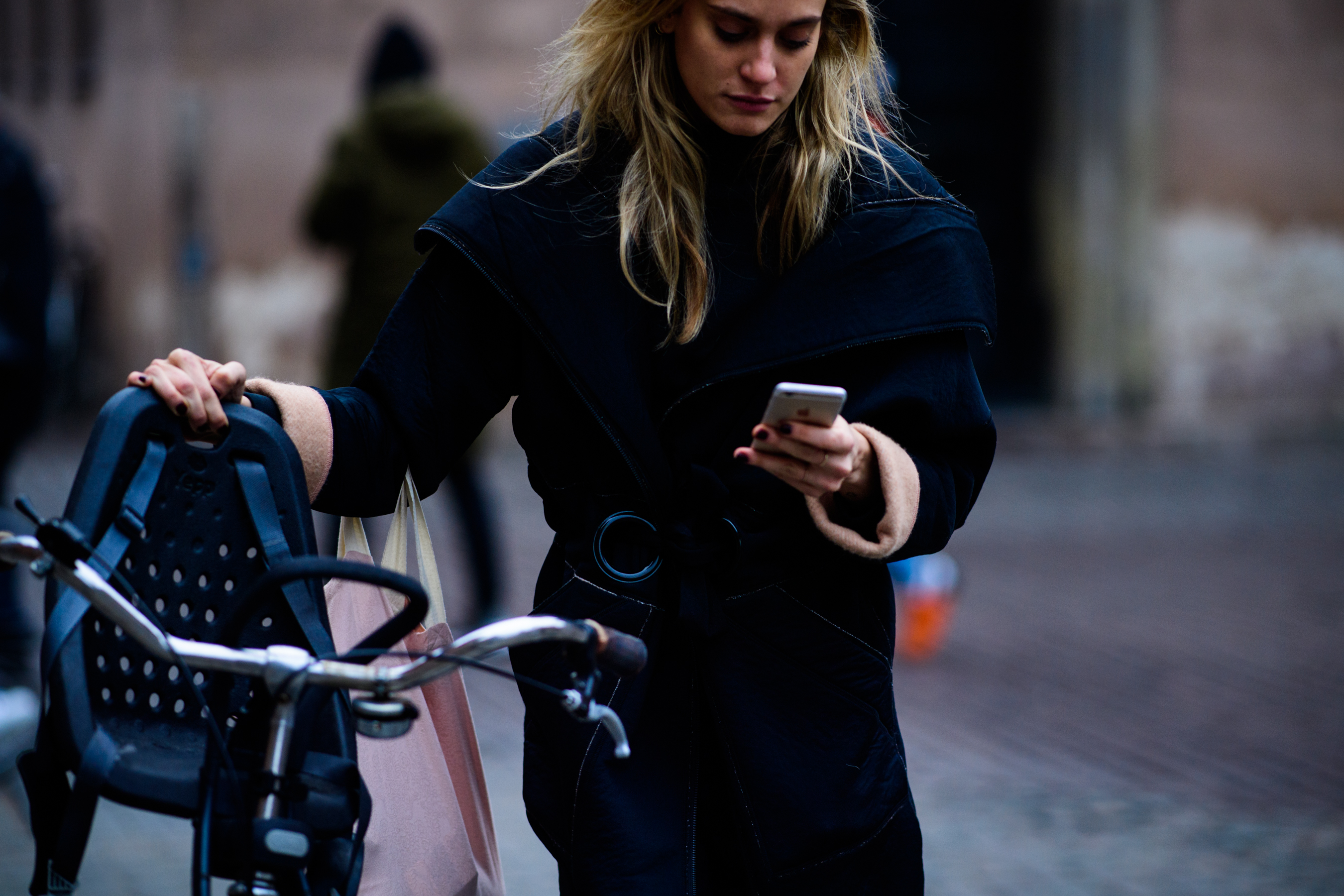 Woman wearing black clothes