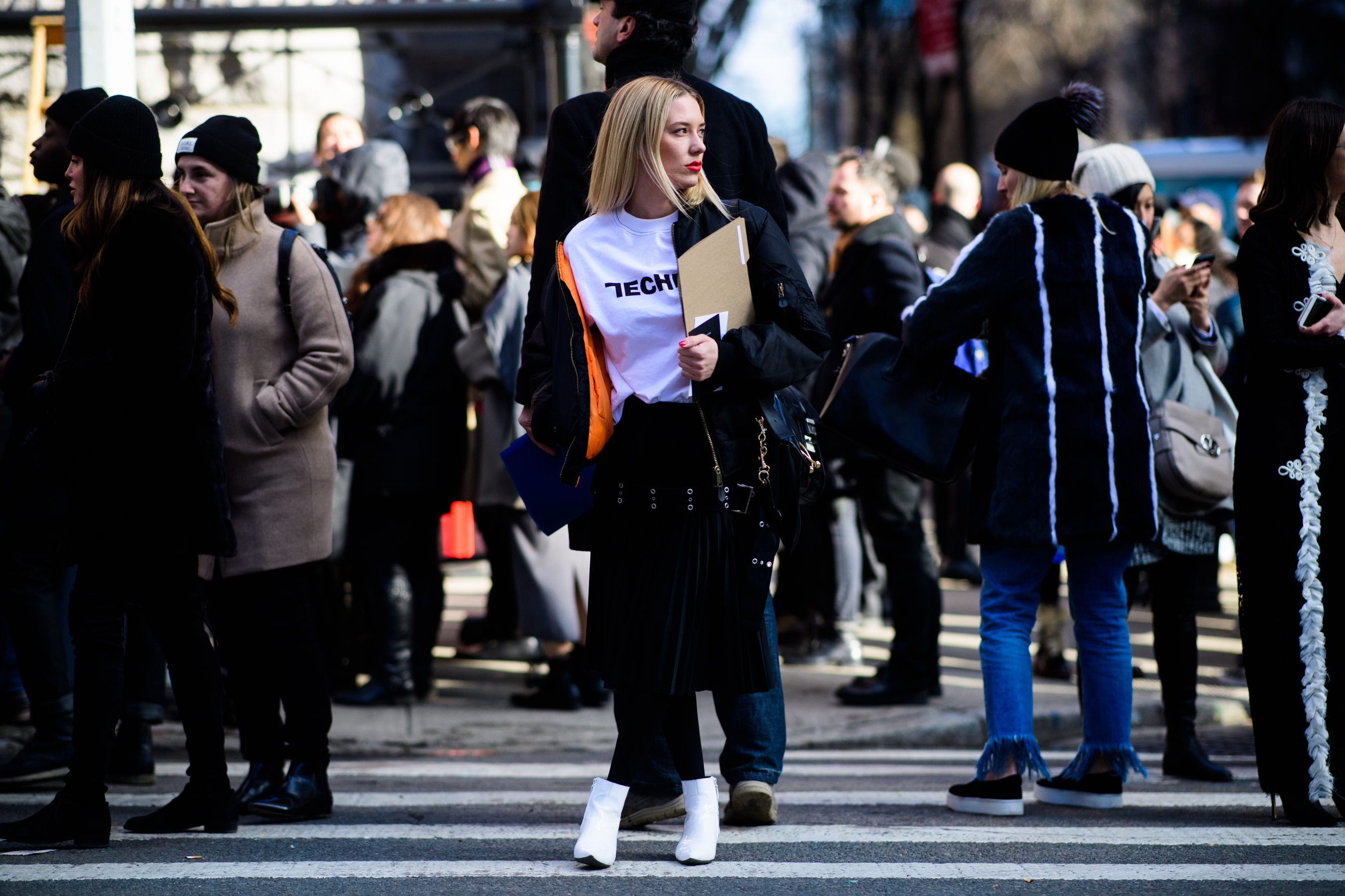 Woman wearing TECHNO t-shirt