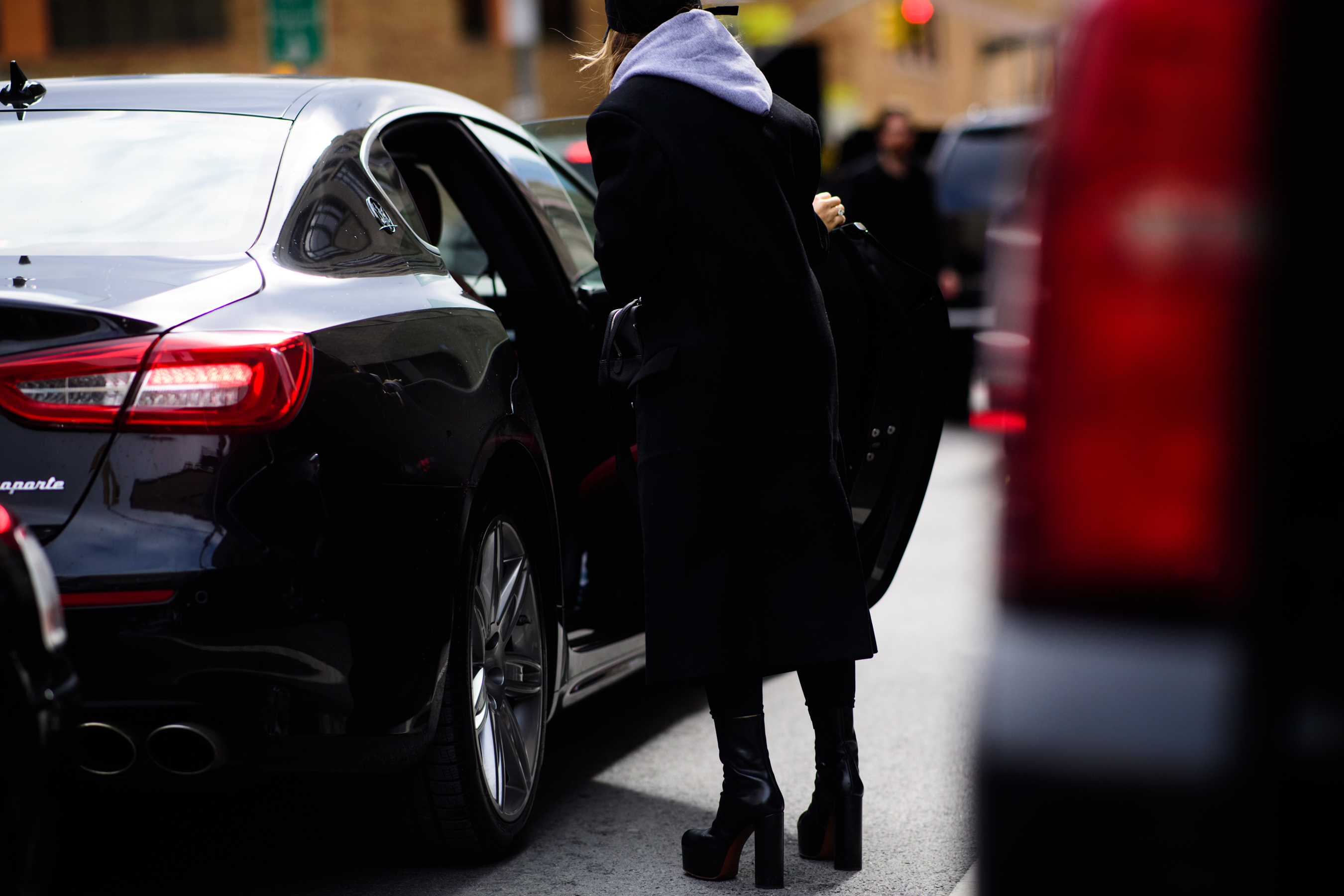 Russian editor wearing black Balenciaga look