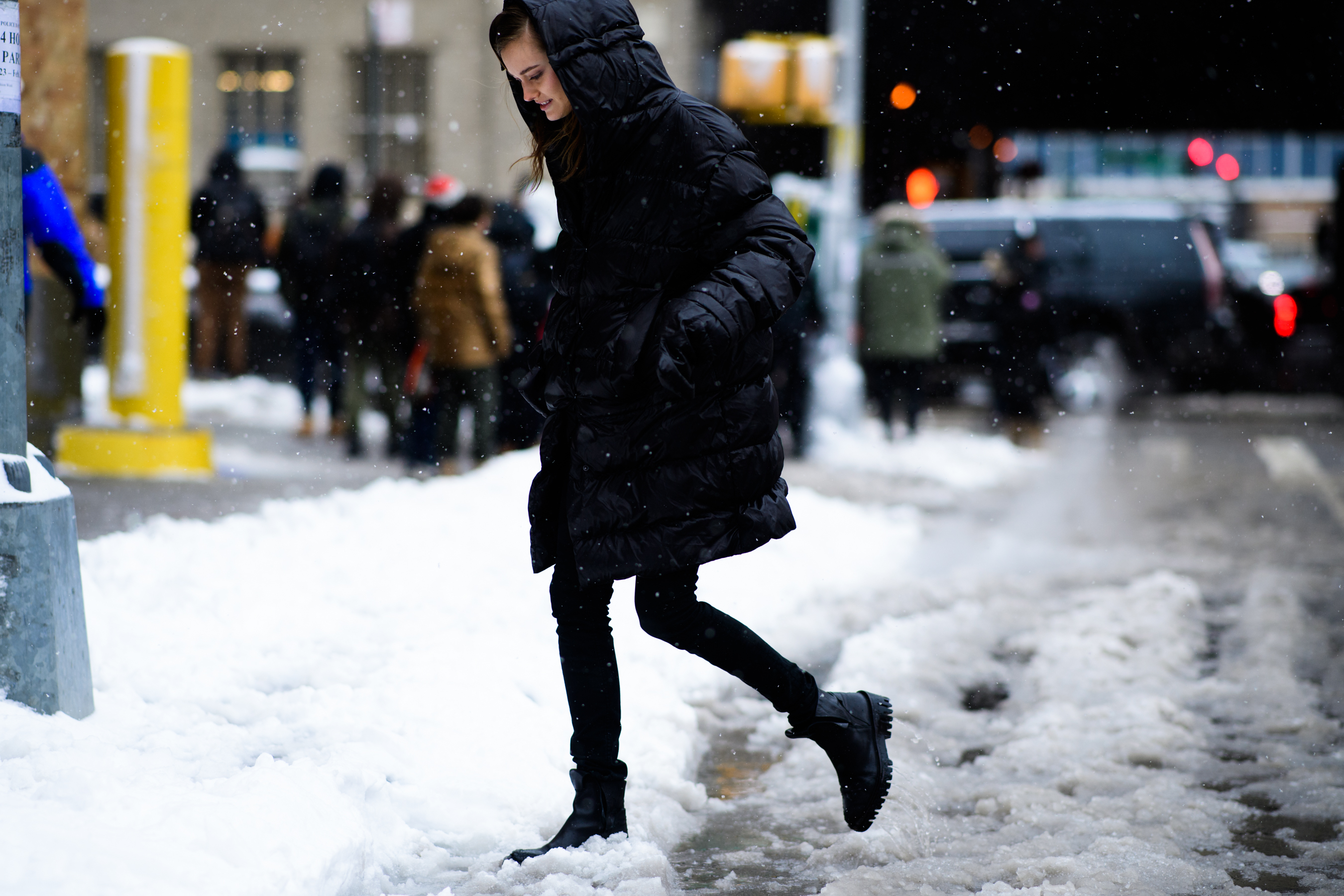 Woman wearing black clothes