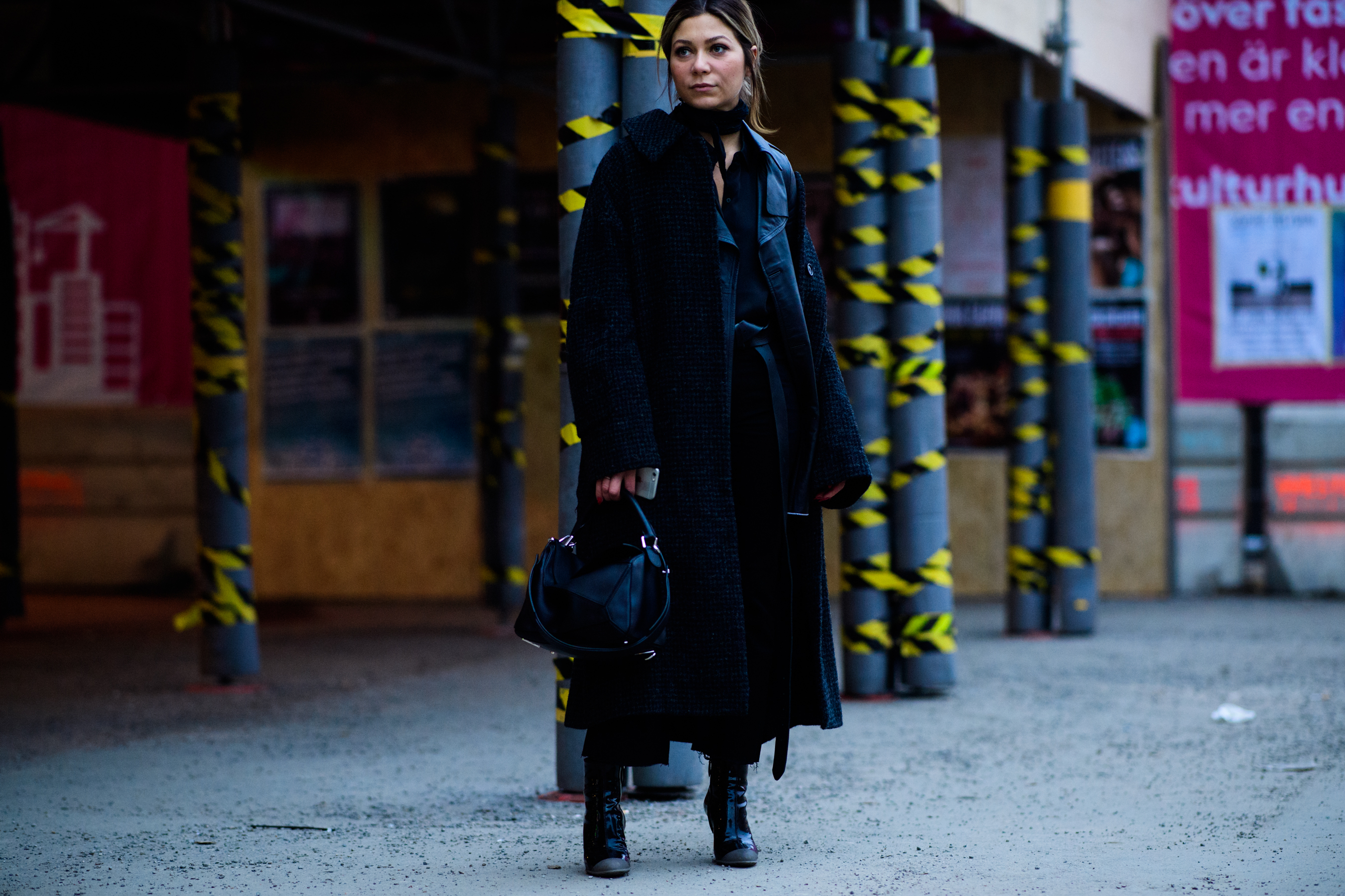 Woman wearing black clothes