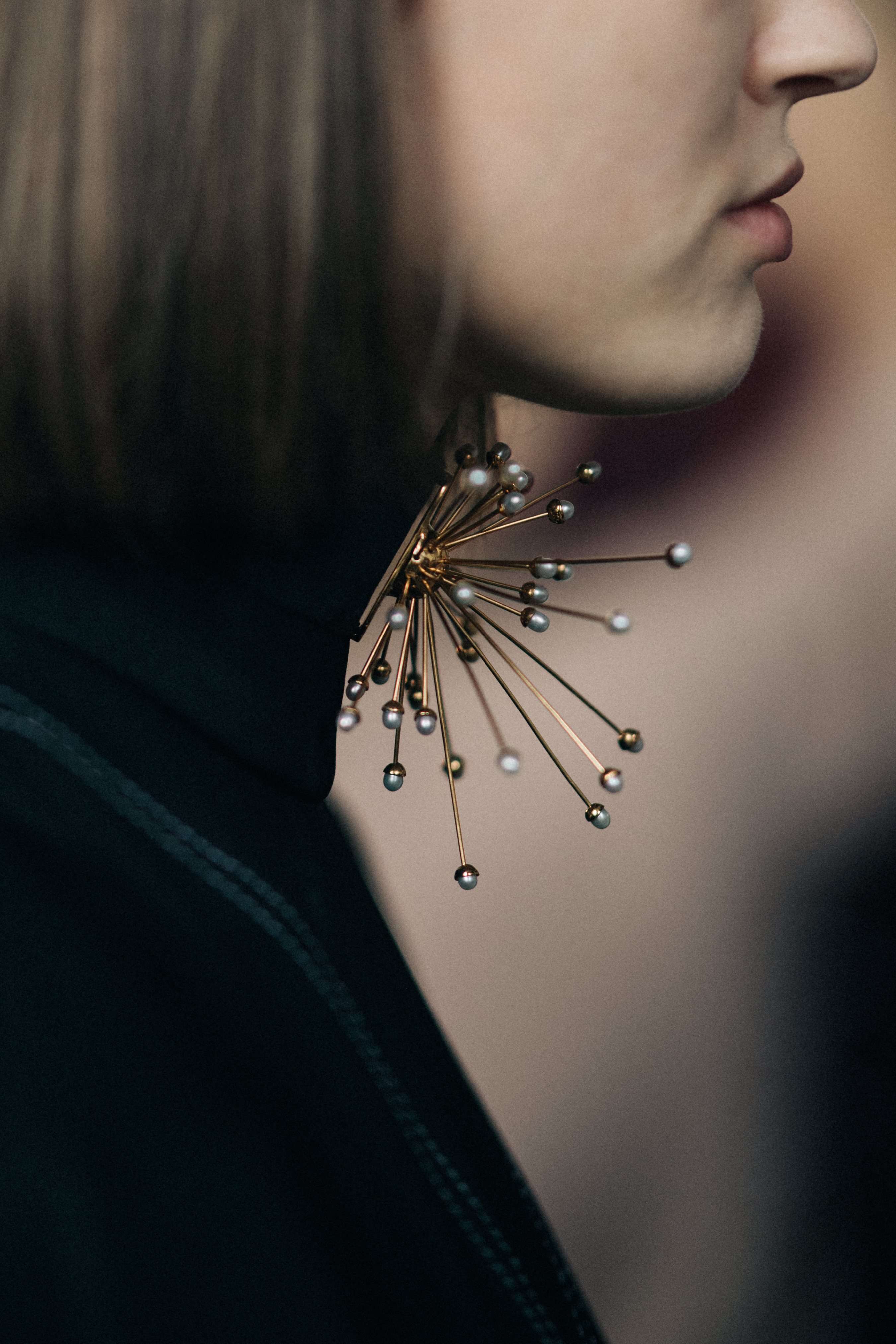Model Ania Chiz wearing choker