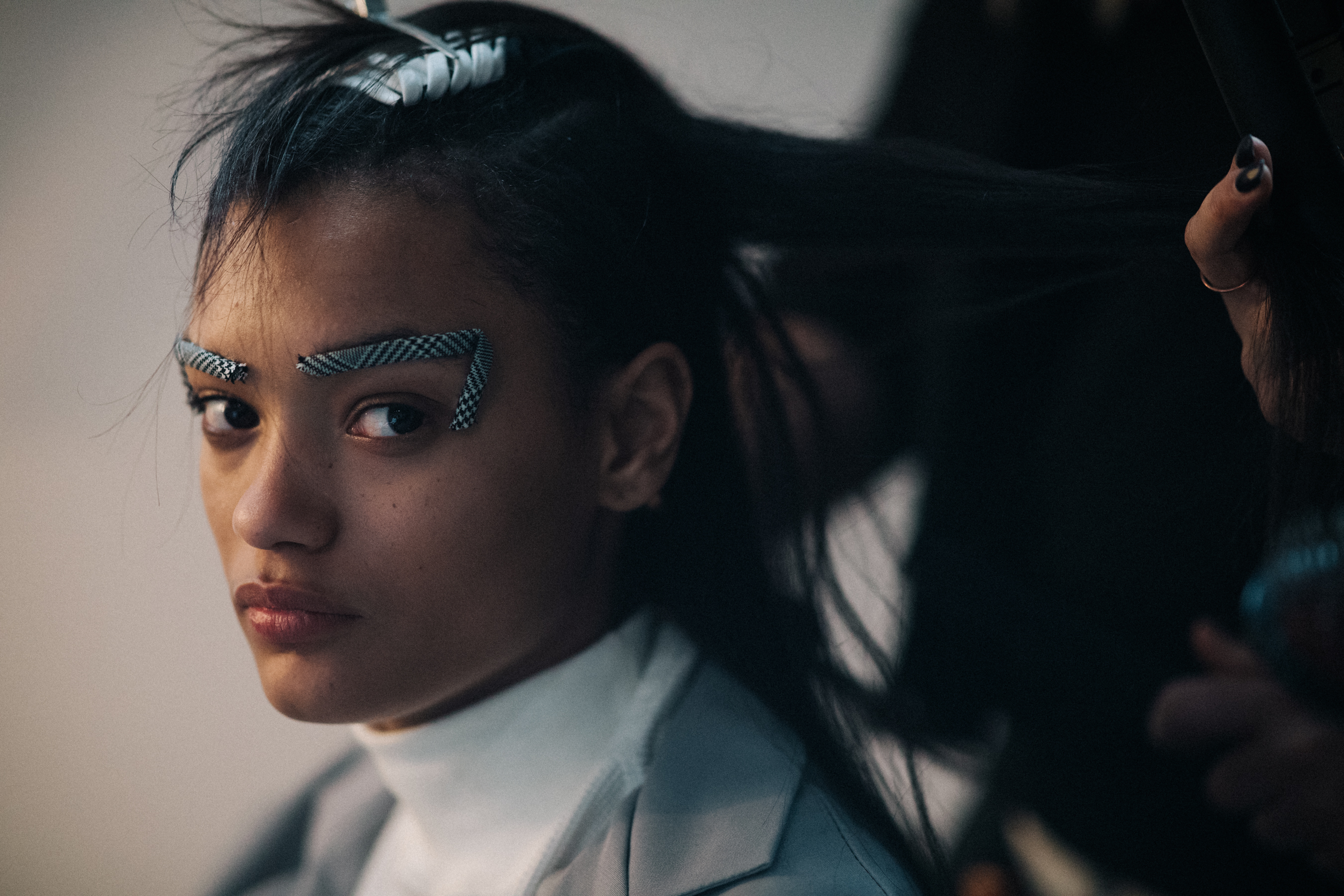 Model preparing hairstyle