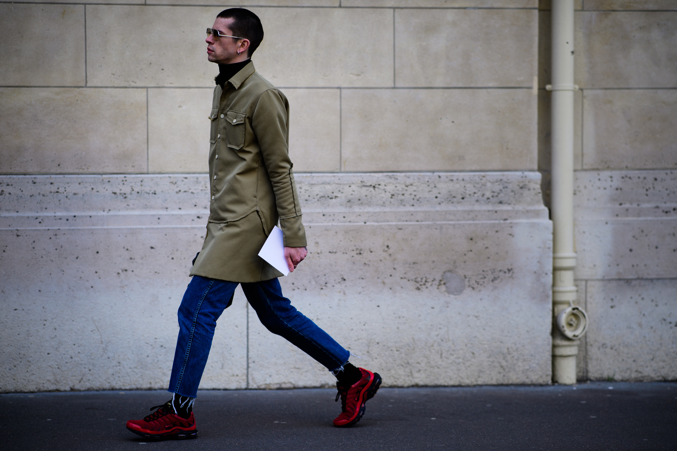 Man wearing cropped jeans