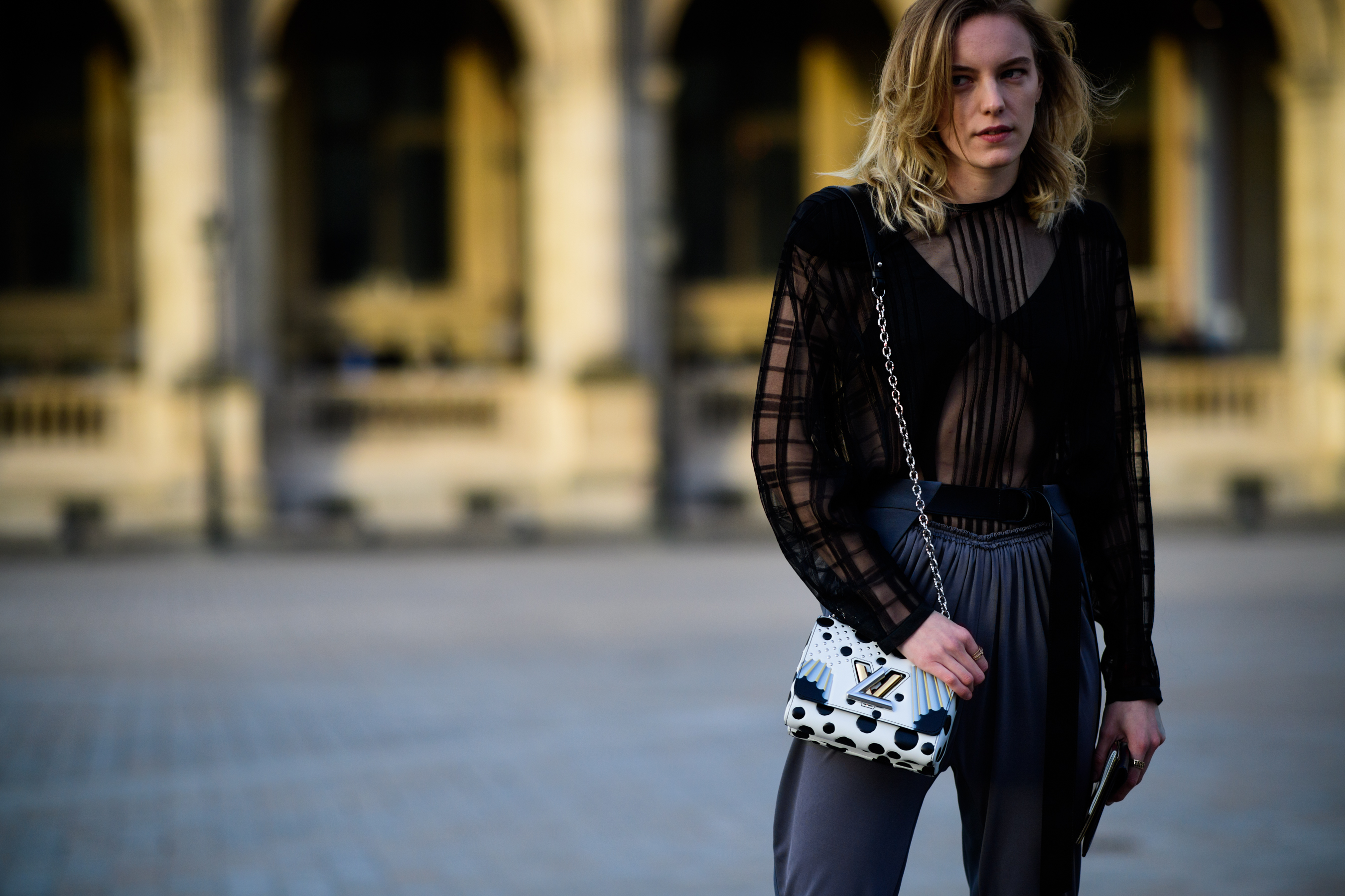 Woman wearing Louis Vuitton total look