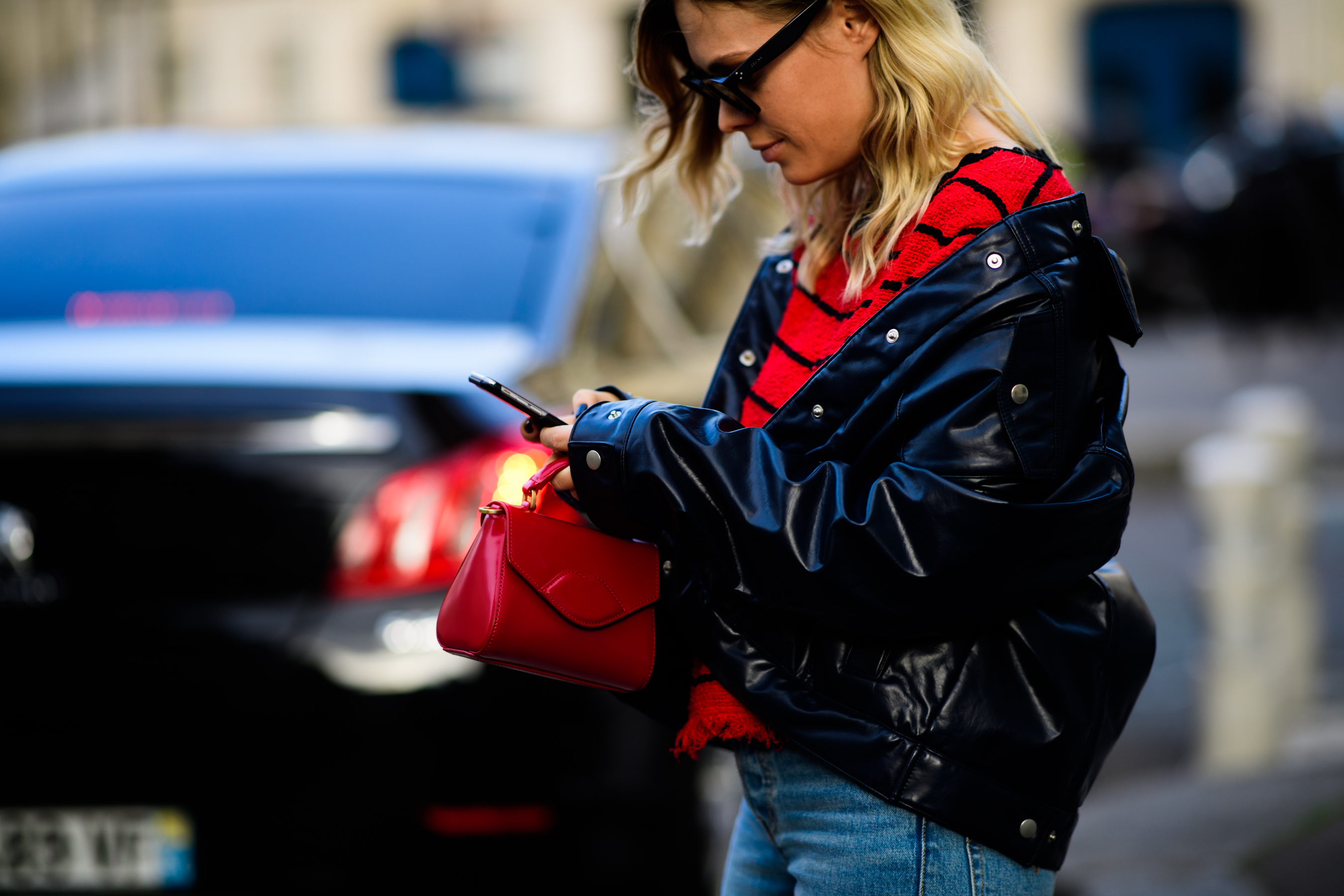 Kiwi blogger wearing leather jacket