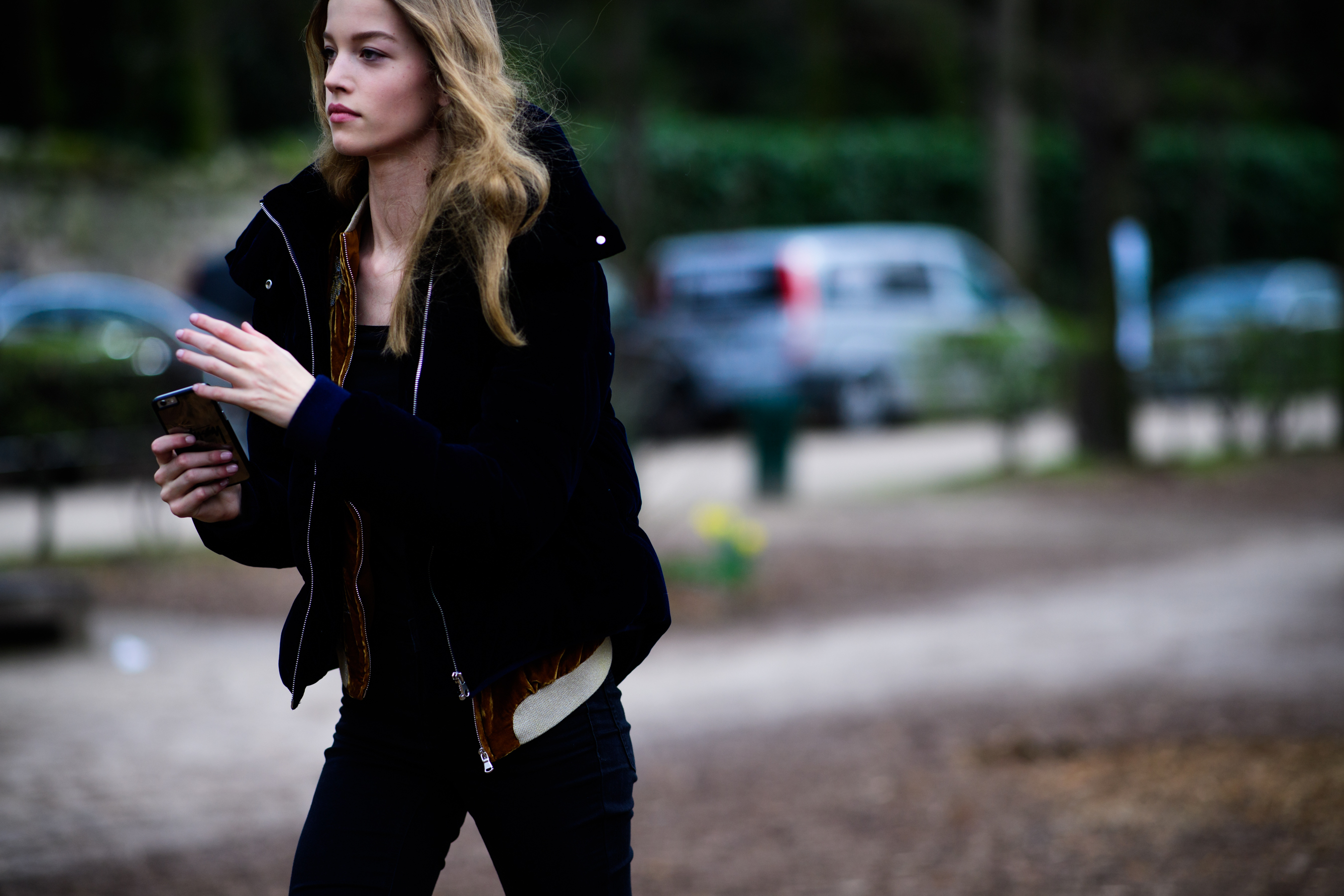 Model with blonde hair after Dior