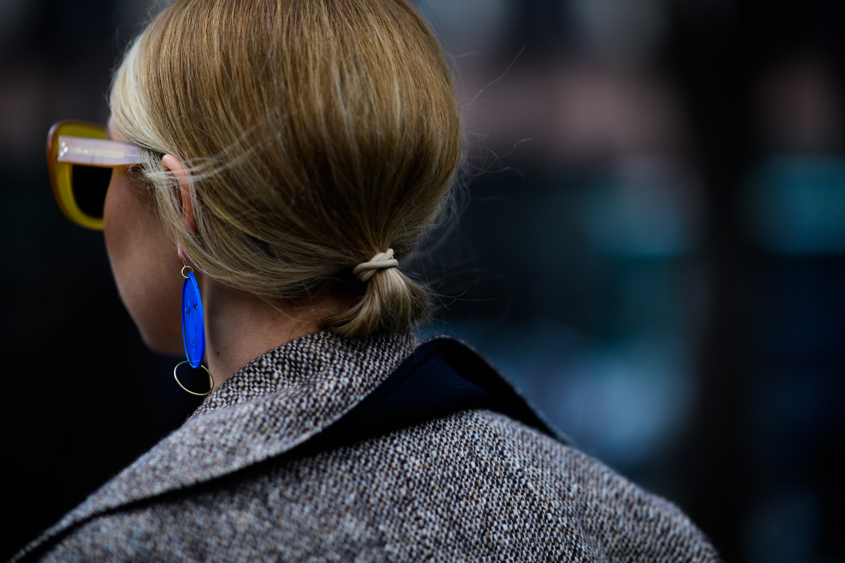 Buyer wearing big sunglasses
