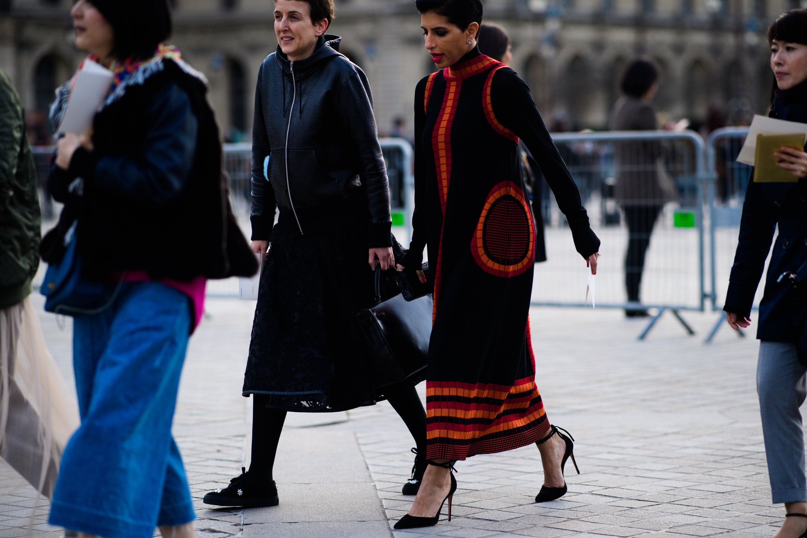Two women before Louis Vuitton show