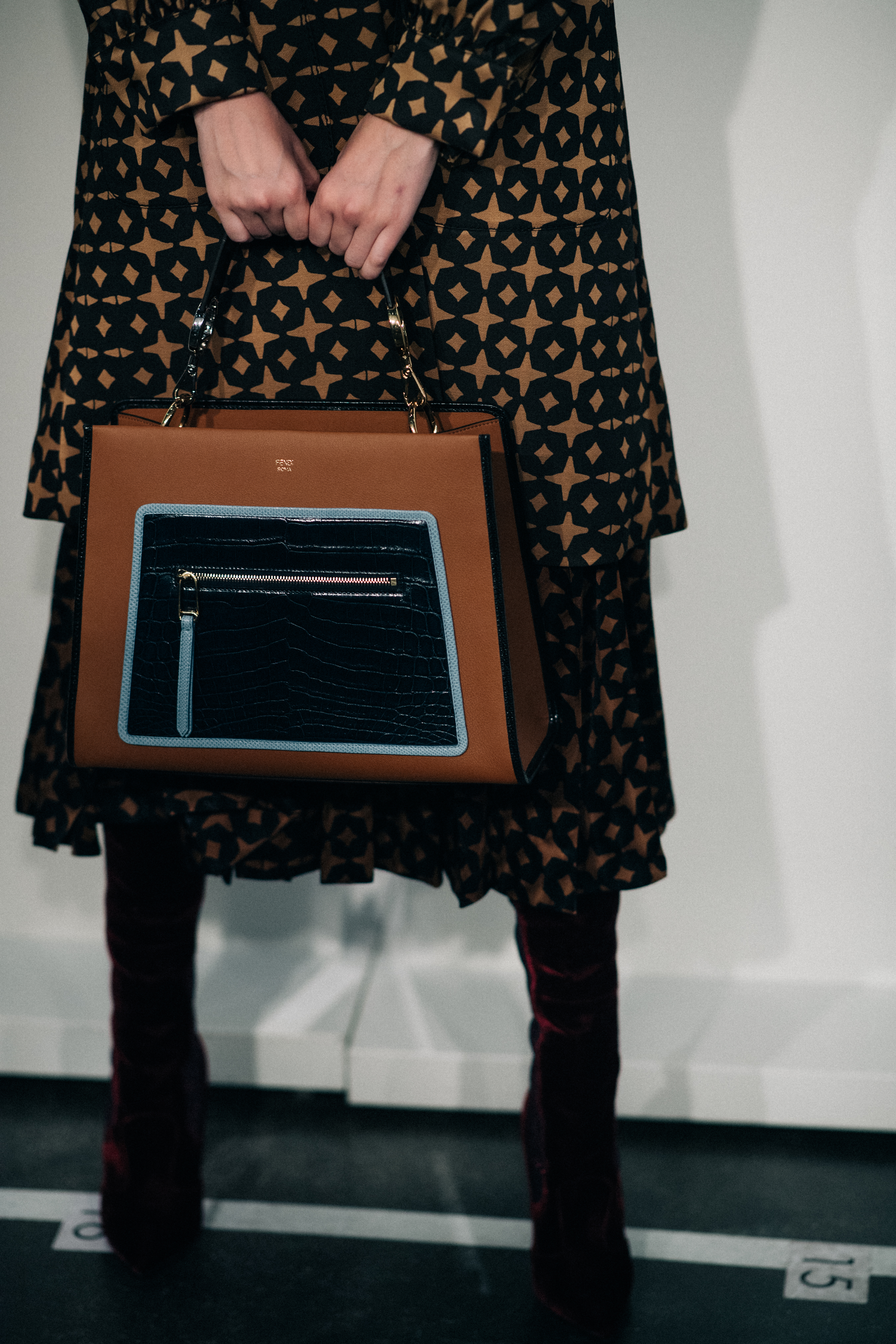 Model Fernanda Beuker before a show