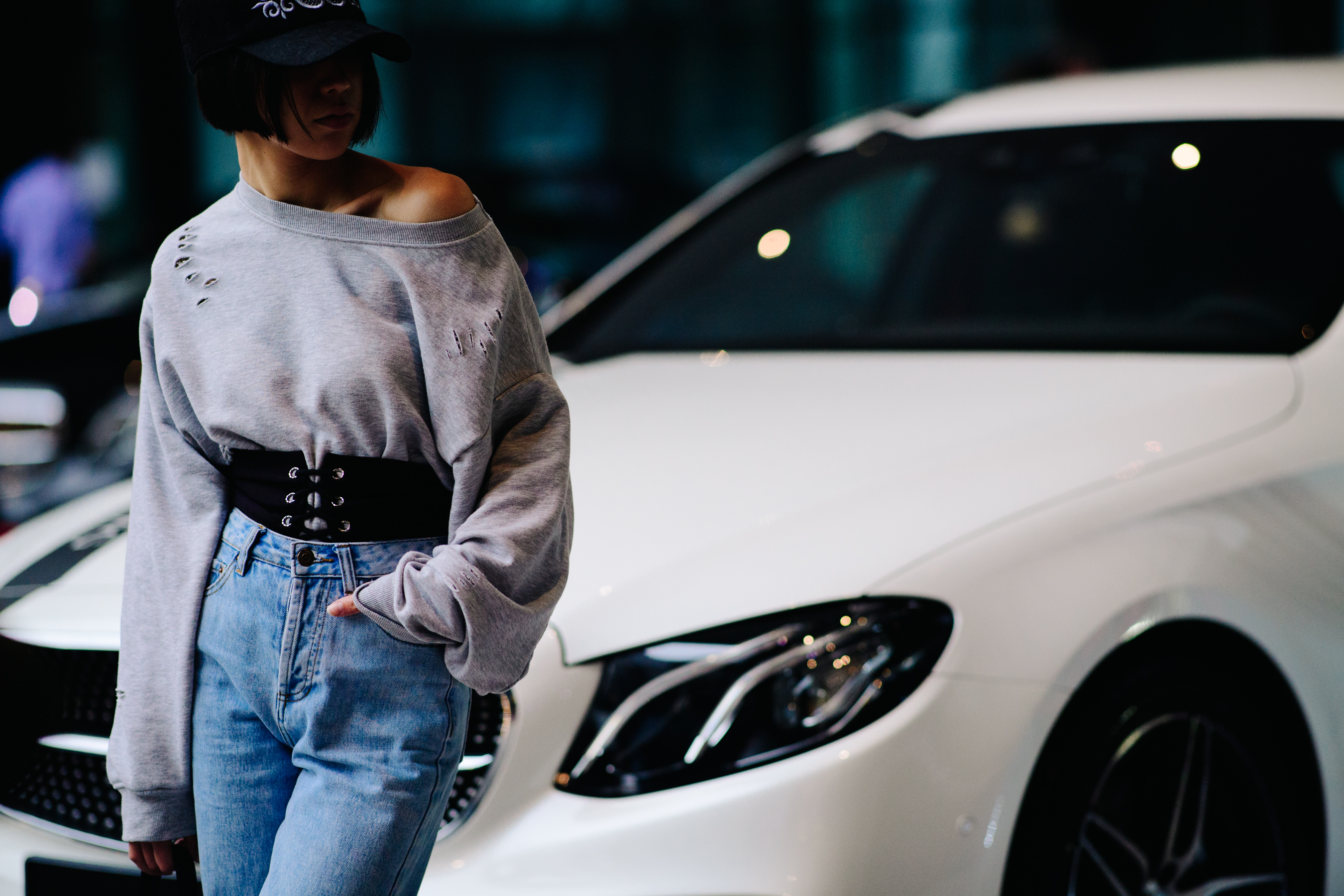 Woman wearing gray longsleeve