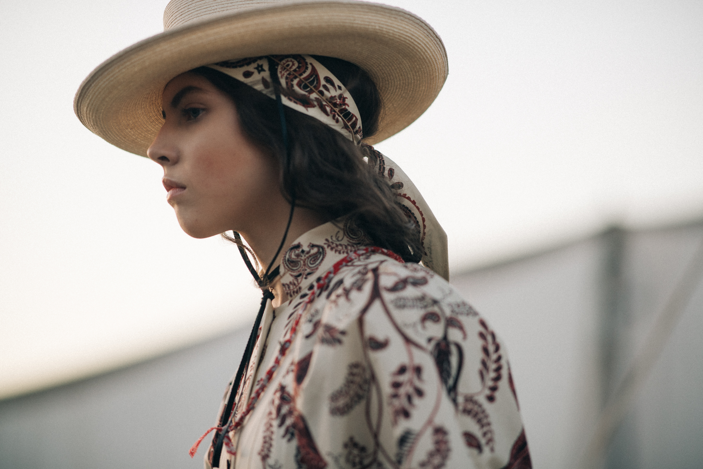 Girl wearing a shirt with flower motifs