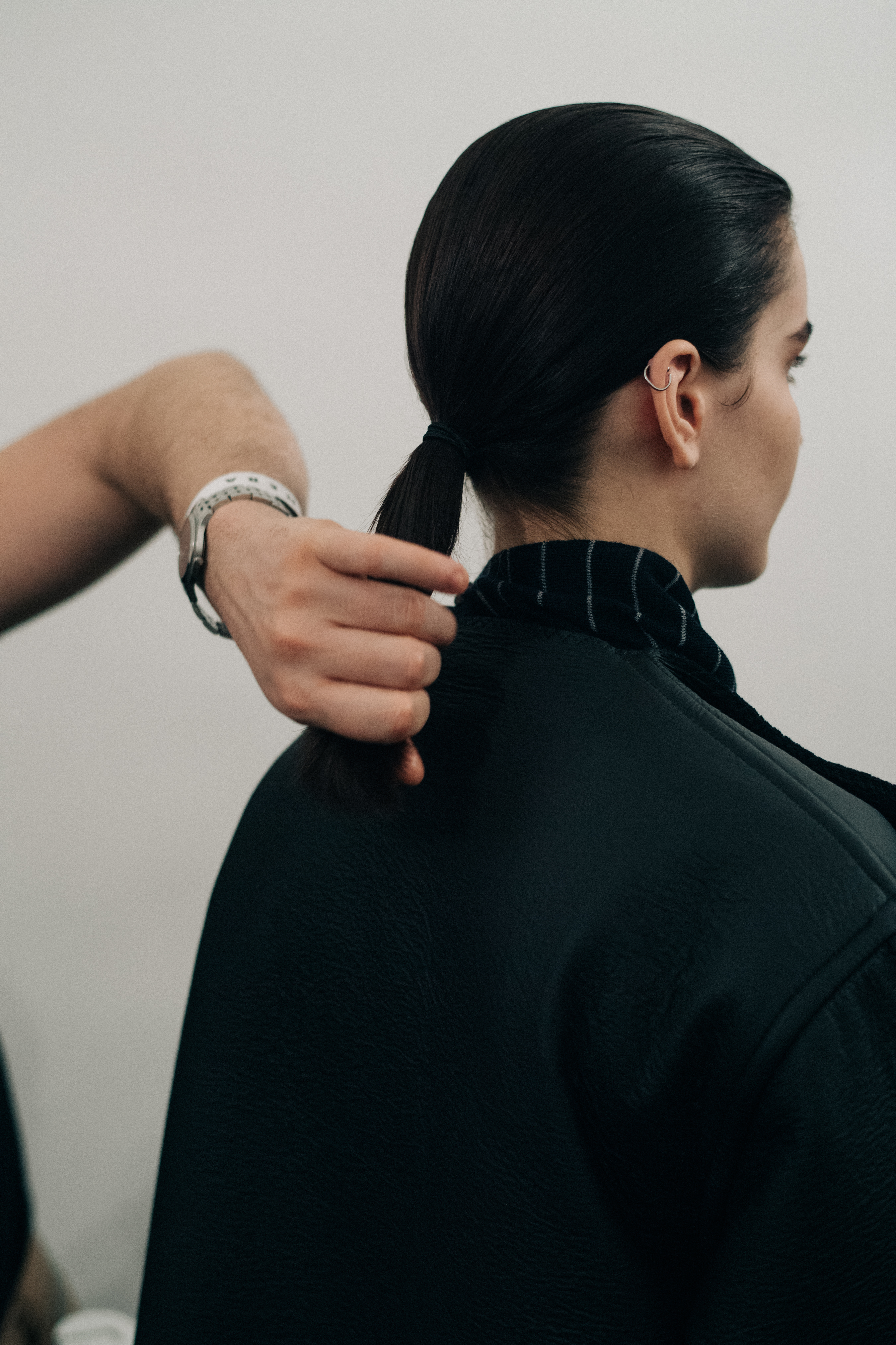 Nehera model getting her hair done