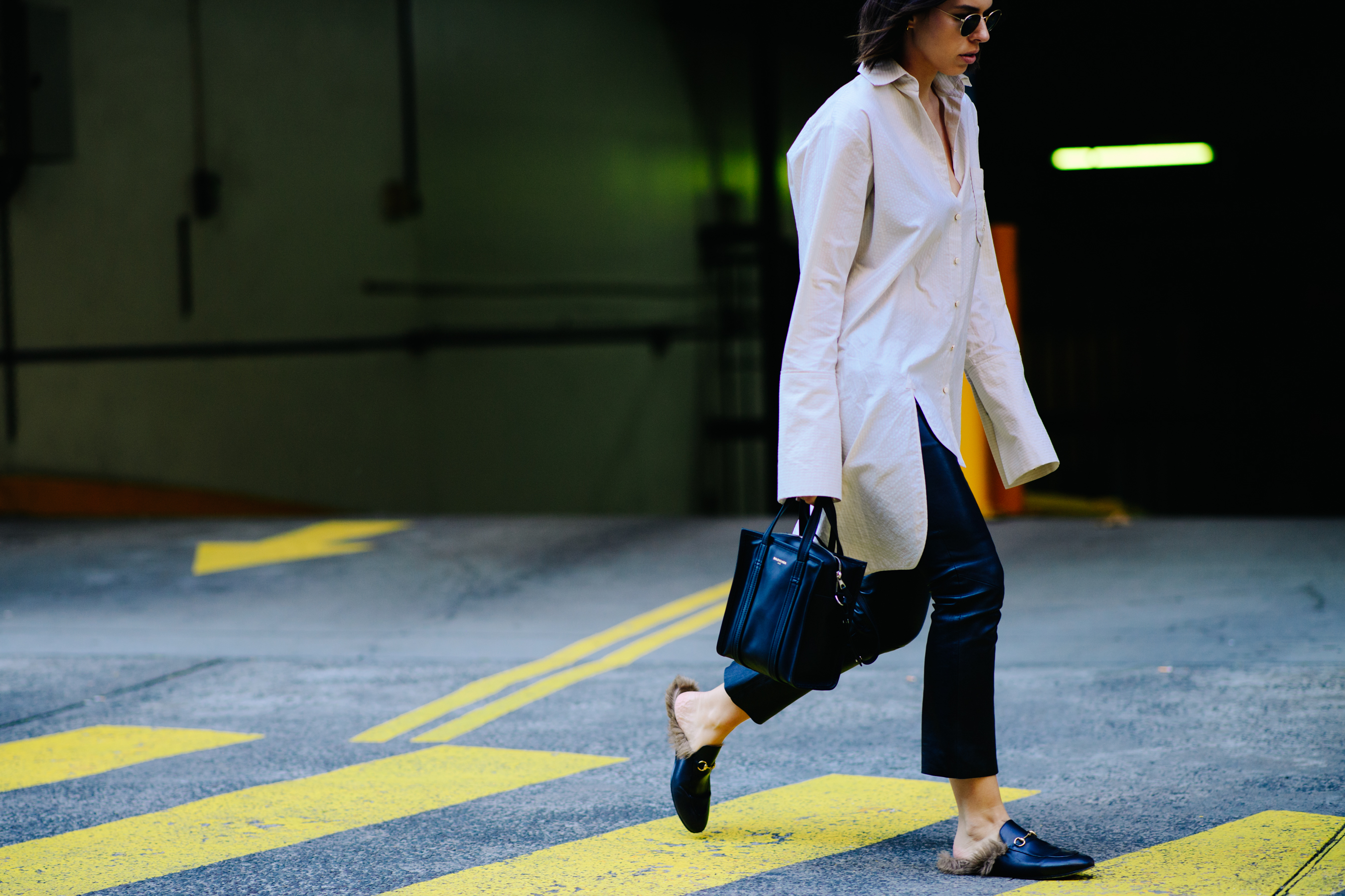 Woman wearing a white shirt
