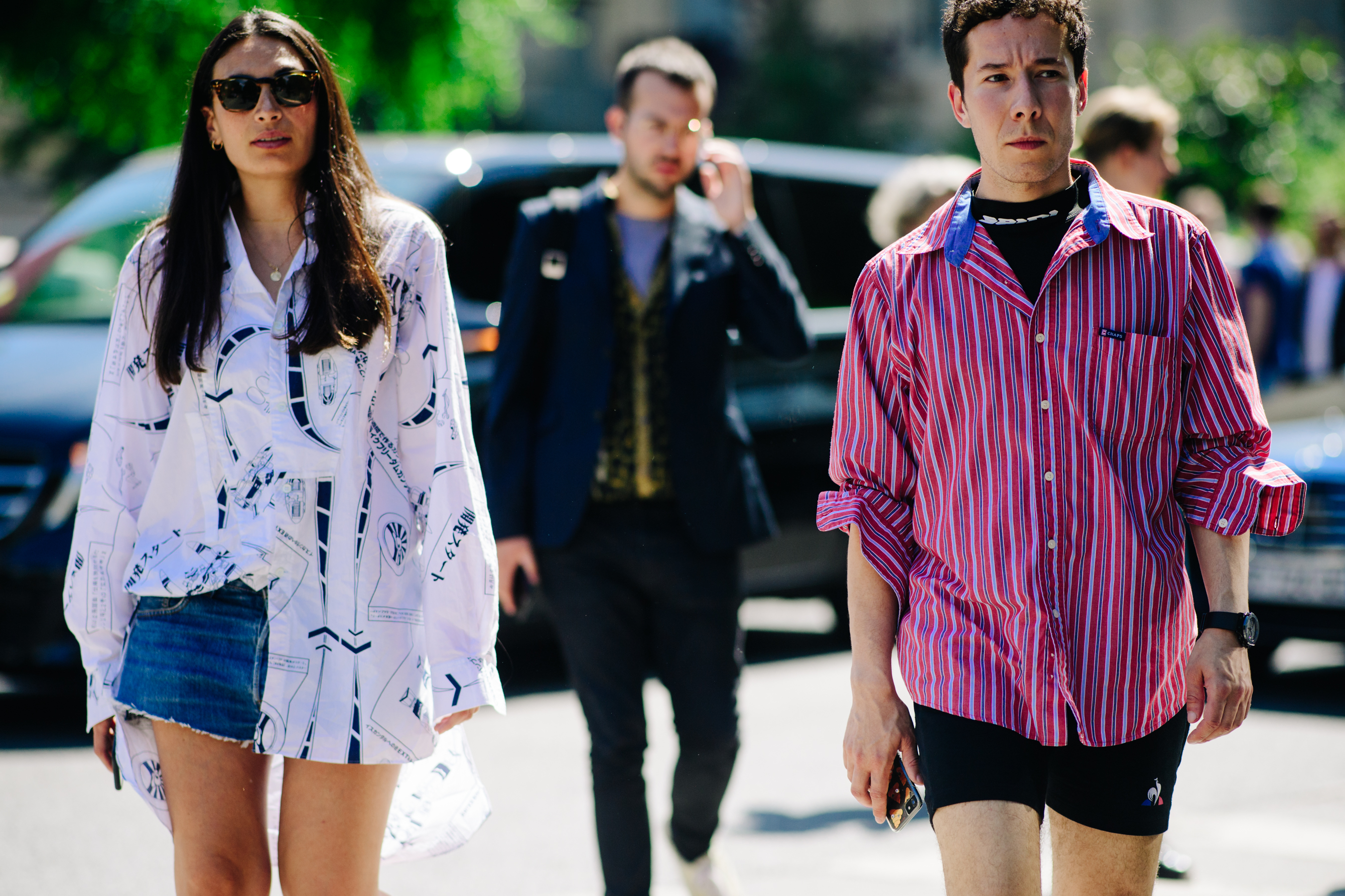 Woman wearing a printed white shirt
