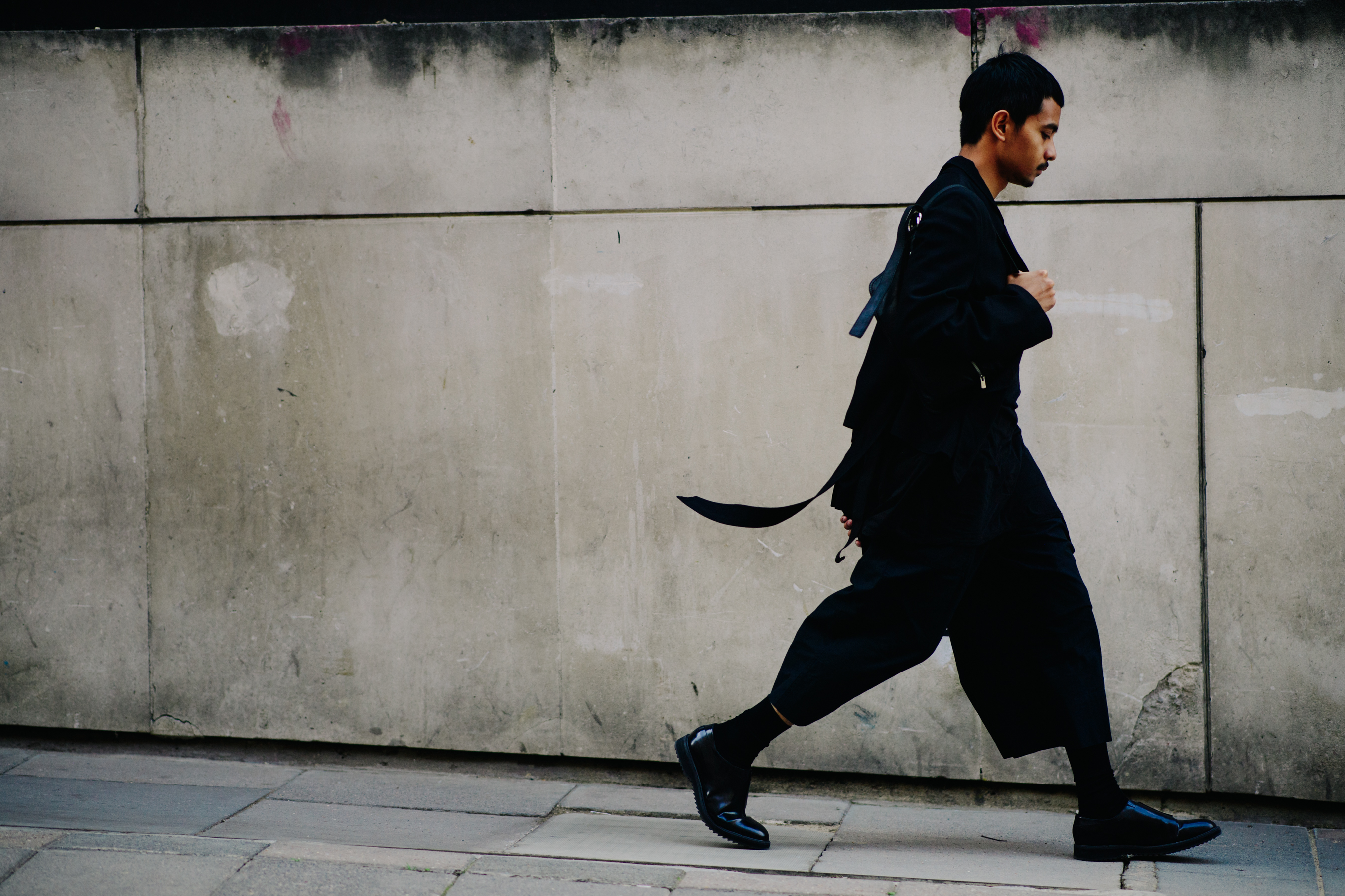 Asian man wearing total black look