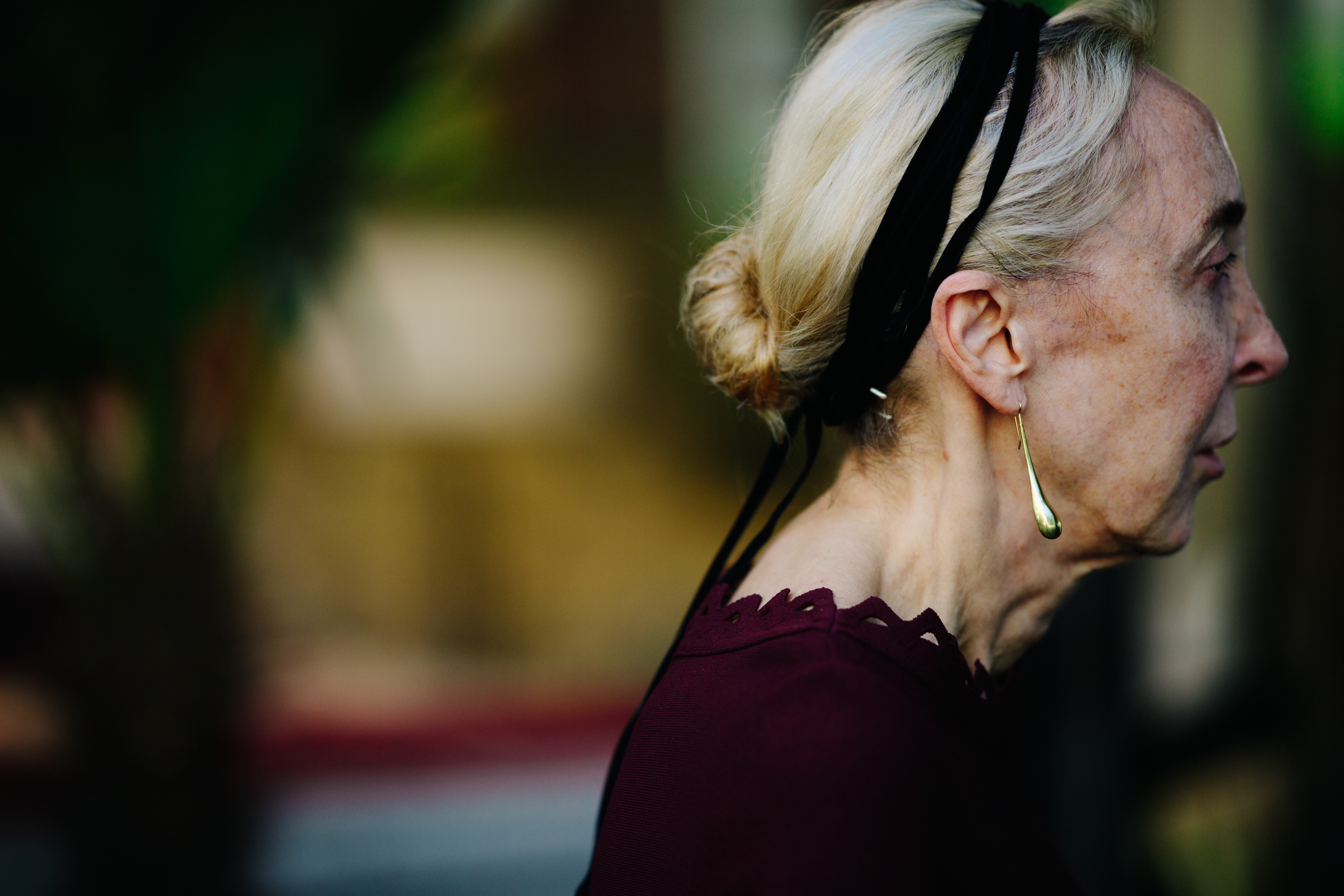 Woman wearing a golden earring