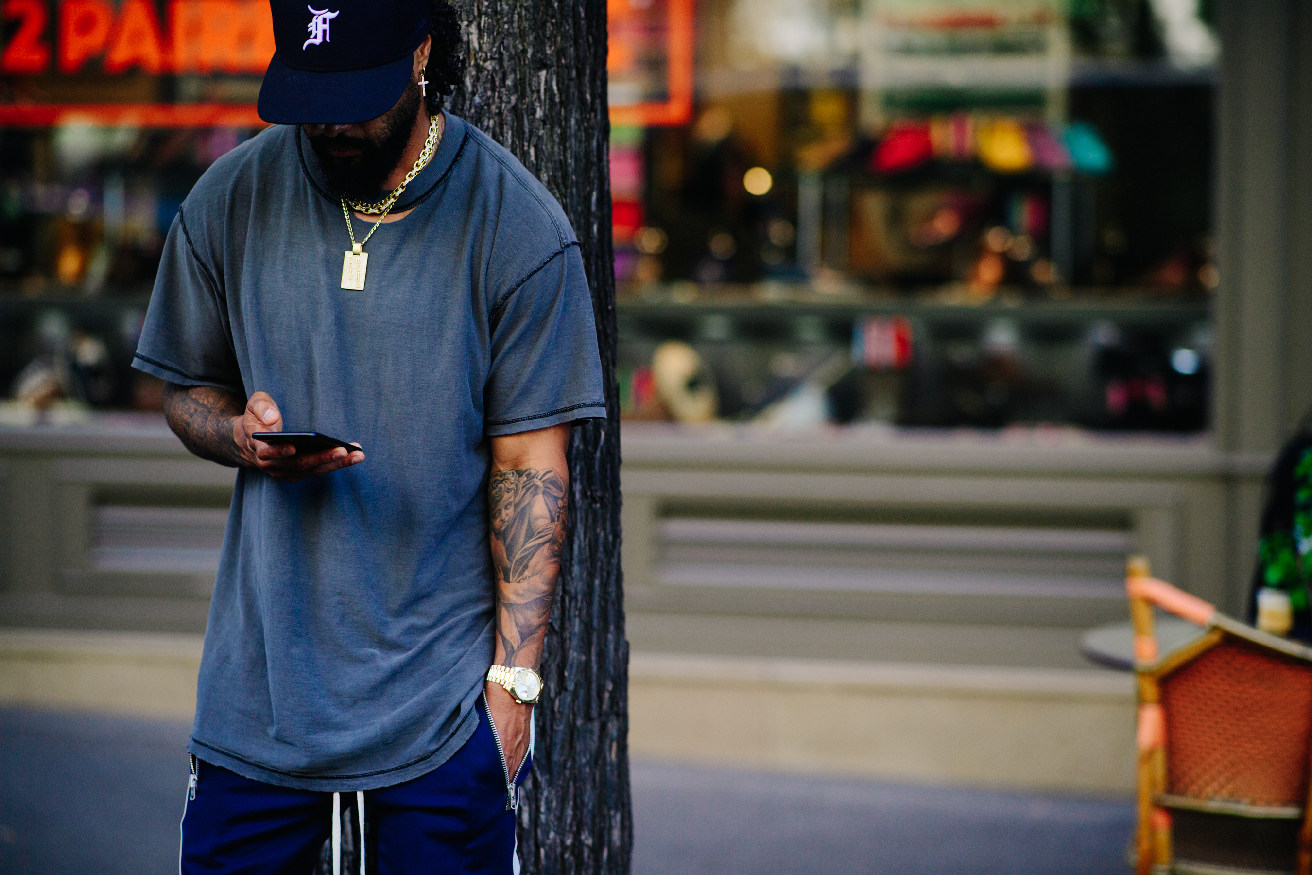 Man wearing a grey t-shirt