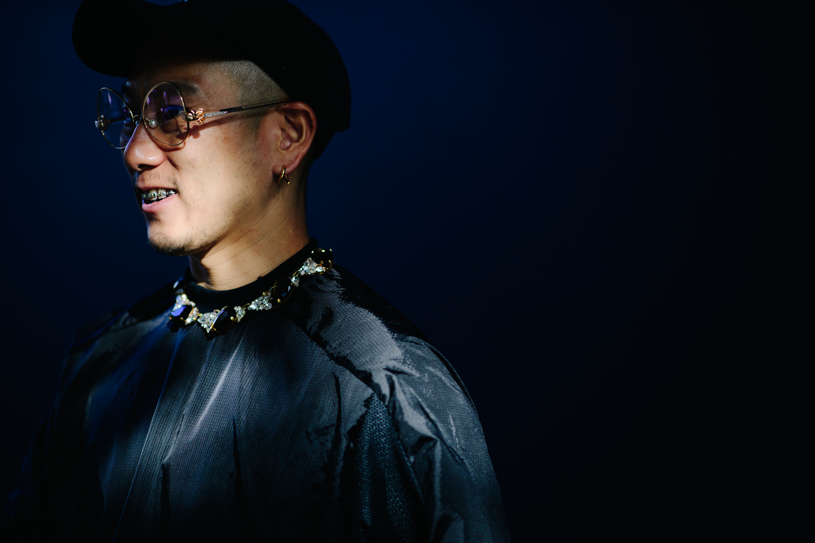 Man wearing a diamonds collar